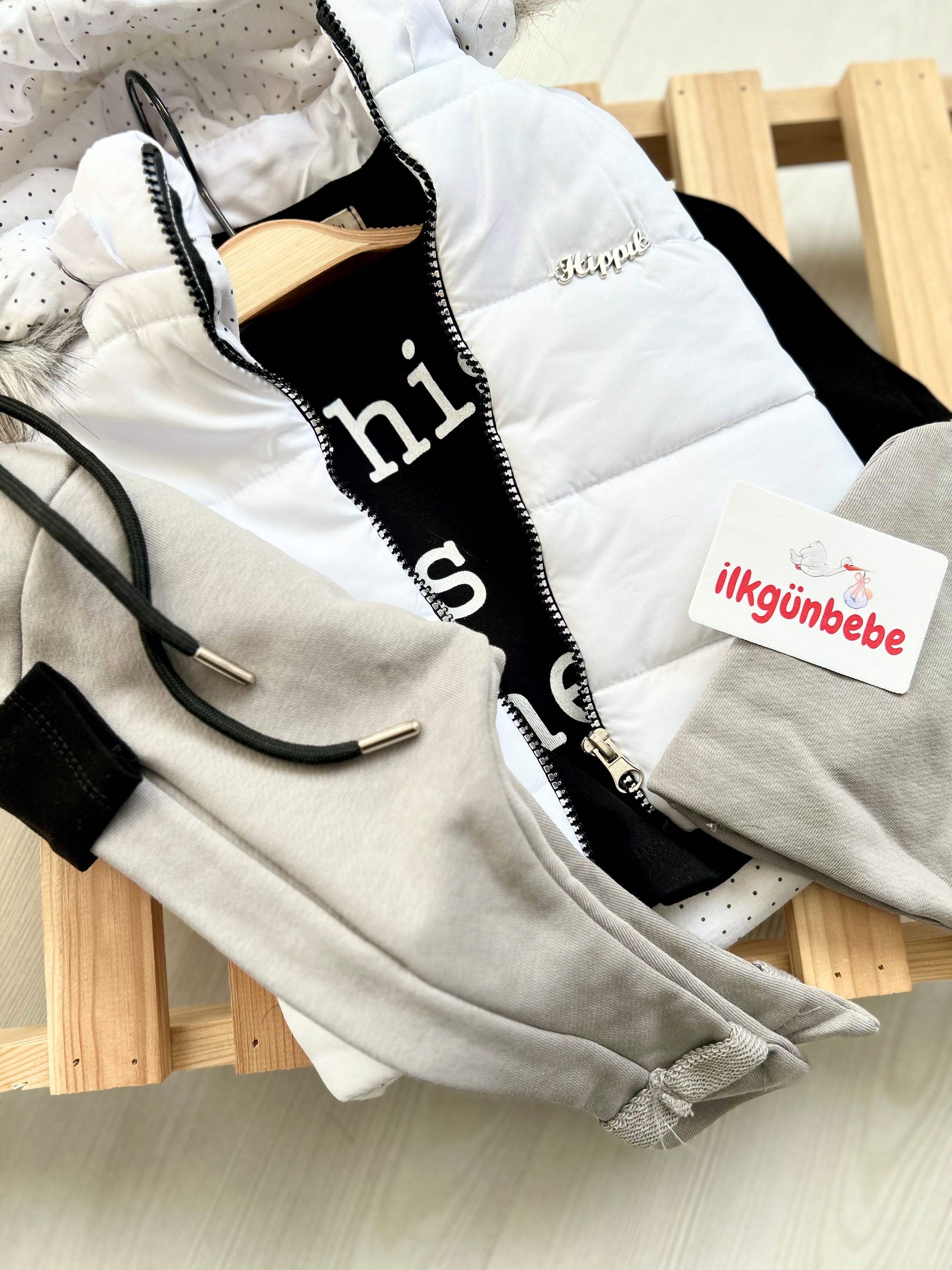 This İs Me Şişme Yelekli Unisex Şapkalı 4'Lü Takım 