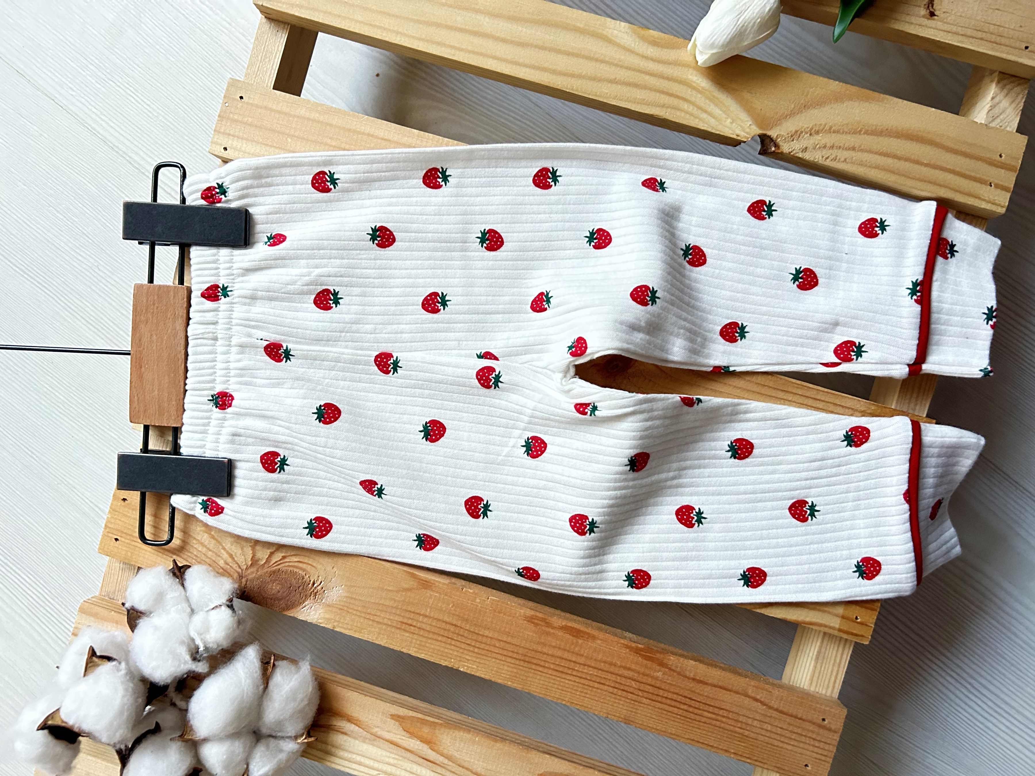 Çilek Desenli Bebe Yakalı %100 Pamuk Pijama Takımı
