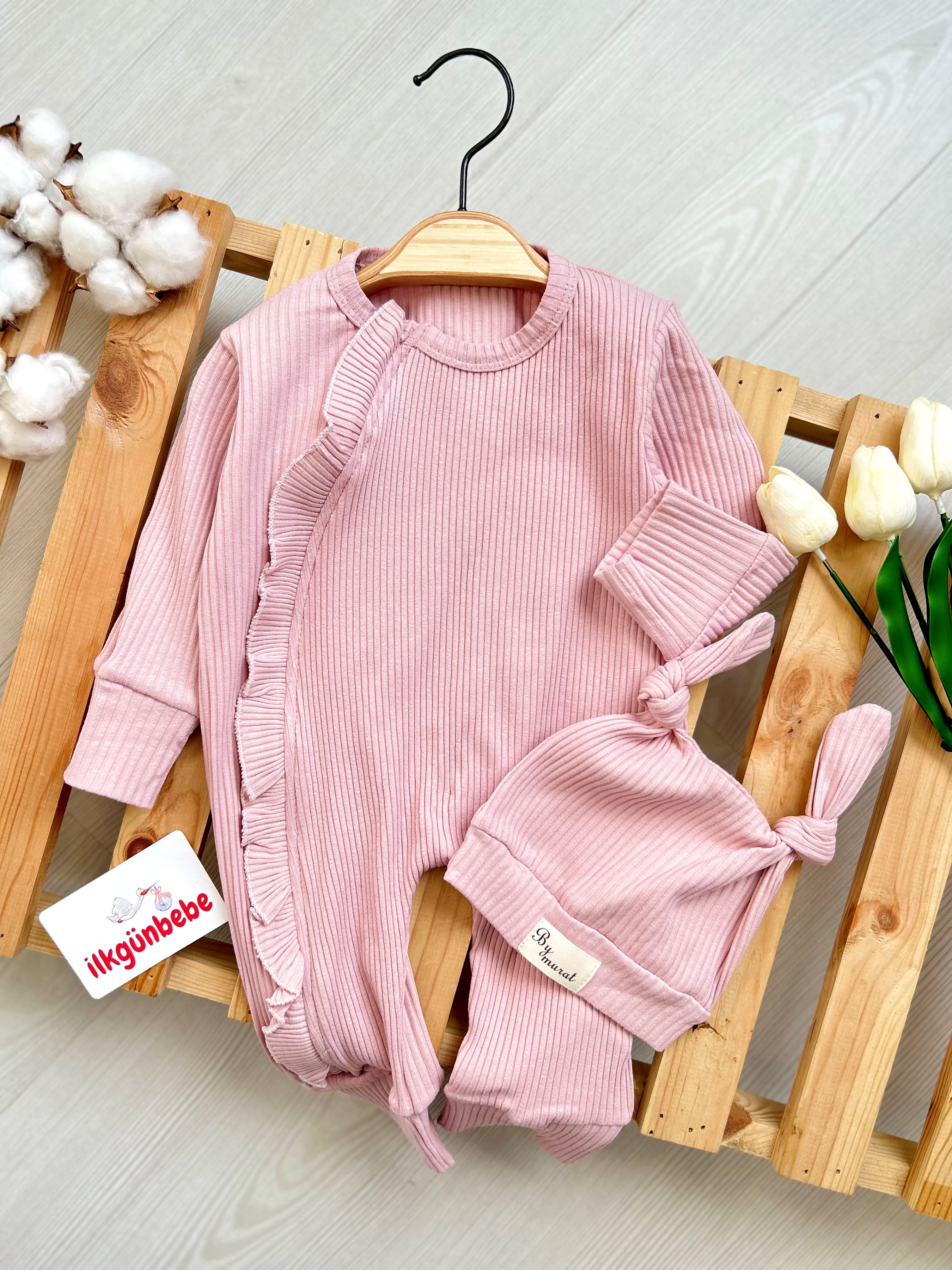 Yandan Fırfır Detaylı Fermuarlı Şapkalı Tulum