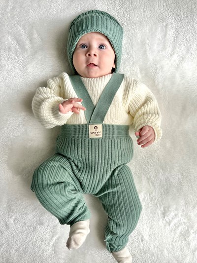 Selanik Örgüsü Kazaklı Çarpraz Askılı Salopetli Şapkalı Set