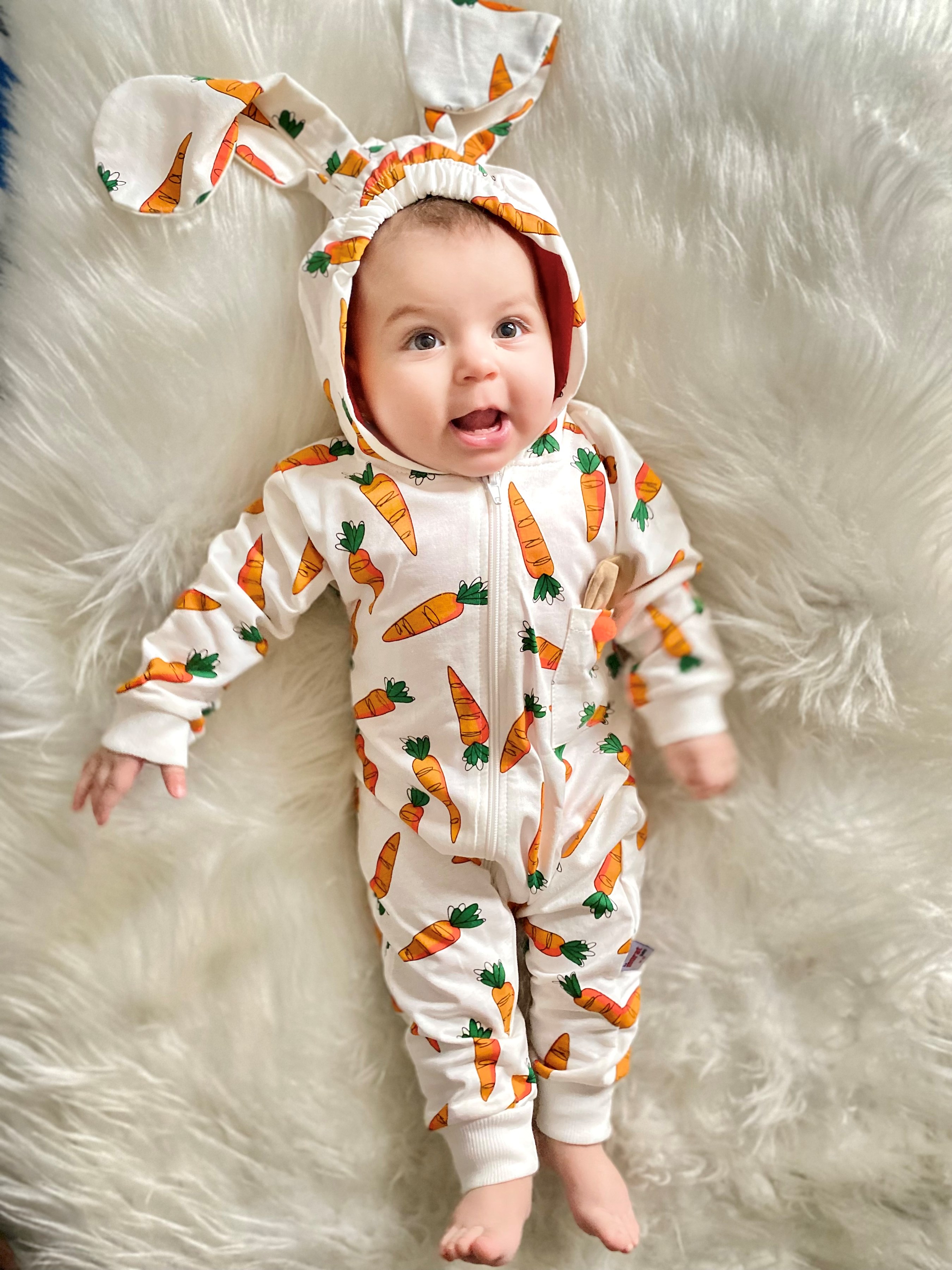 Tavşan Kulaklı Havuç Desenli Unisex Tulum