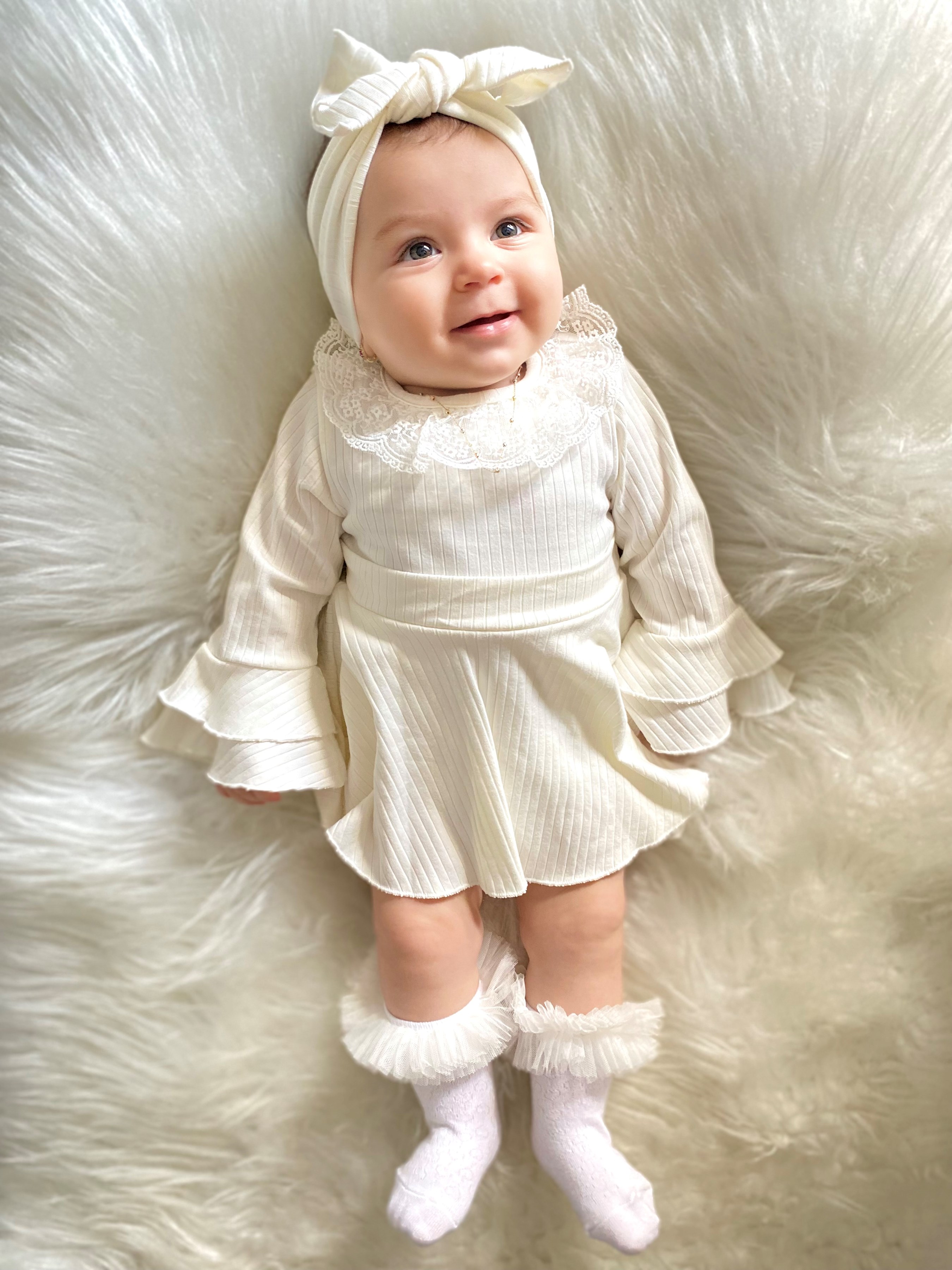 violetta kaşkorse bodysuit kol detaylı yakası güpürlü %100 Pamuk alttan çıtçıtlı elbise