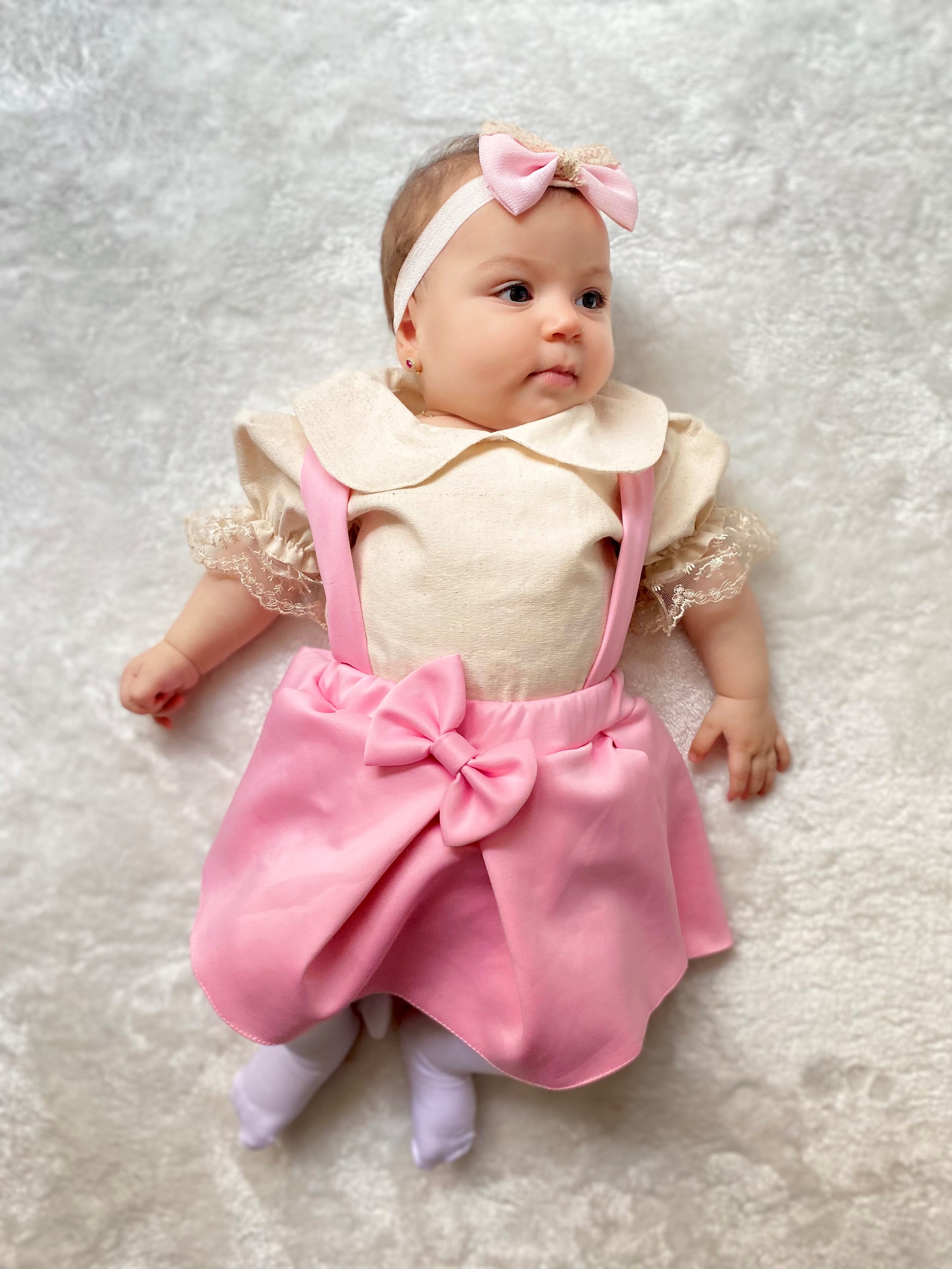 scuba kumaş fiyonklu salopetli keten kumaş güpürlü gömlekli bayramlık salopet elbise