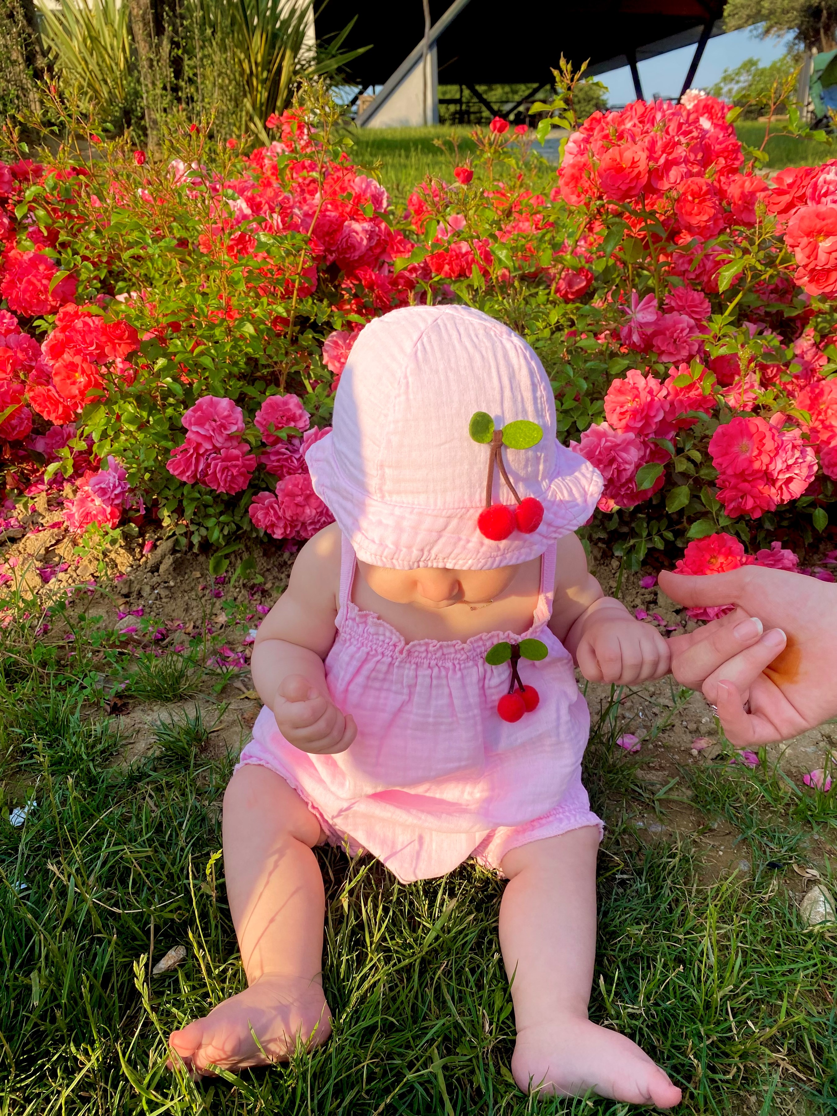 Müslin Kumaş Kiraz Detaylı Şapkasız Salopet 