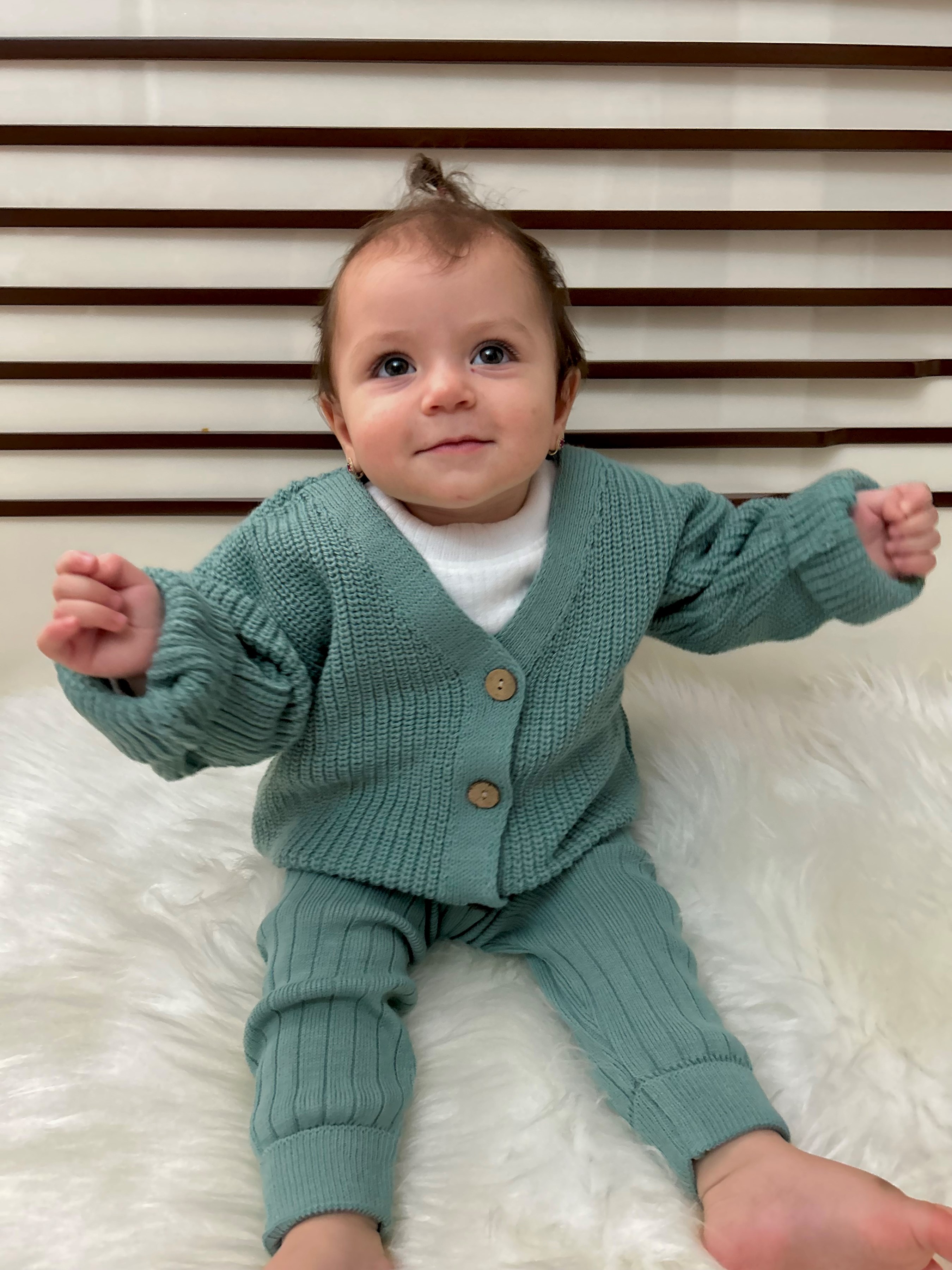 Selanik Örgüsü Triko Tahta Düğmeli Oversize Basic Unisex Model Hırka