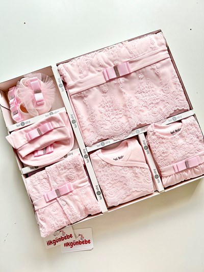 11 Parça %100 Pamuk Güpürlü Battaniyeli Tulumlu Hastane Çıkışı Seti