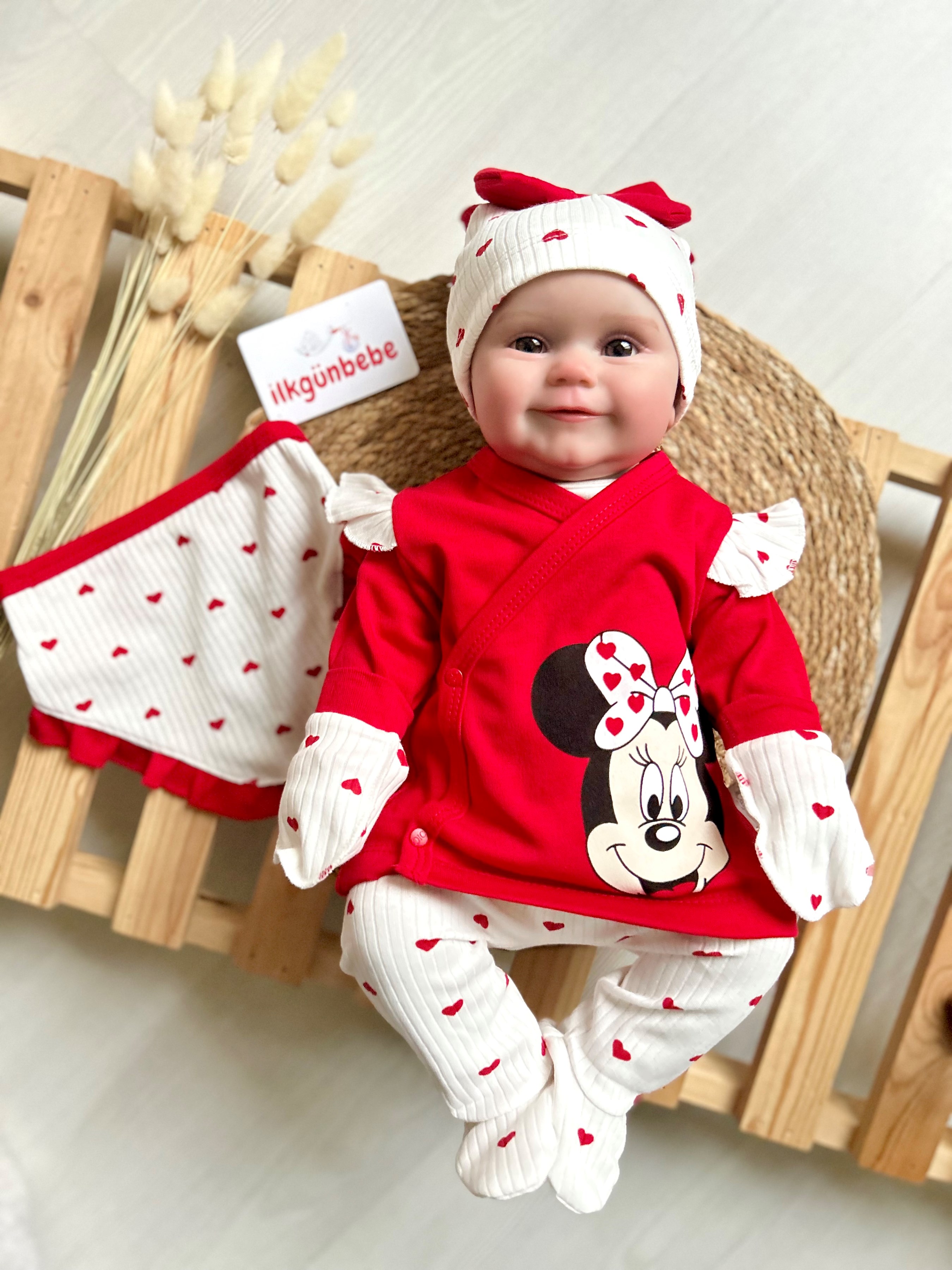 Minnie Mouse Baskılı Minik Kalp Detaylı    %100 Pamuk 5’li Hastane Çıkışı Seti