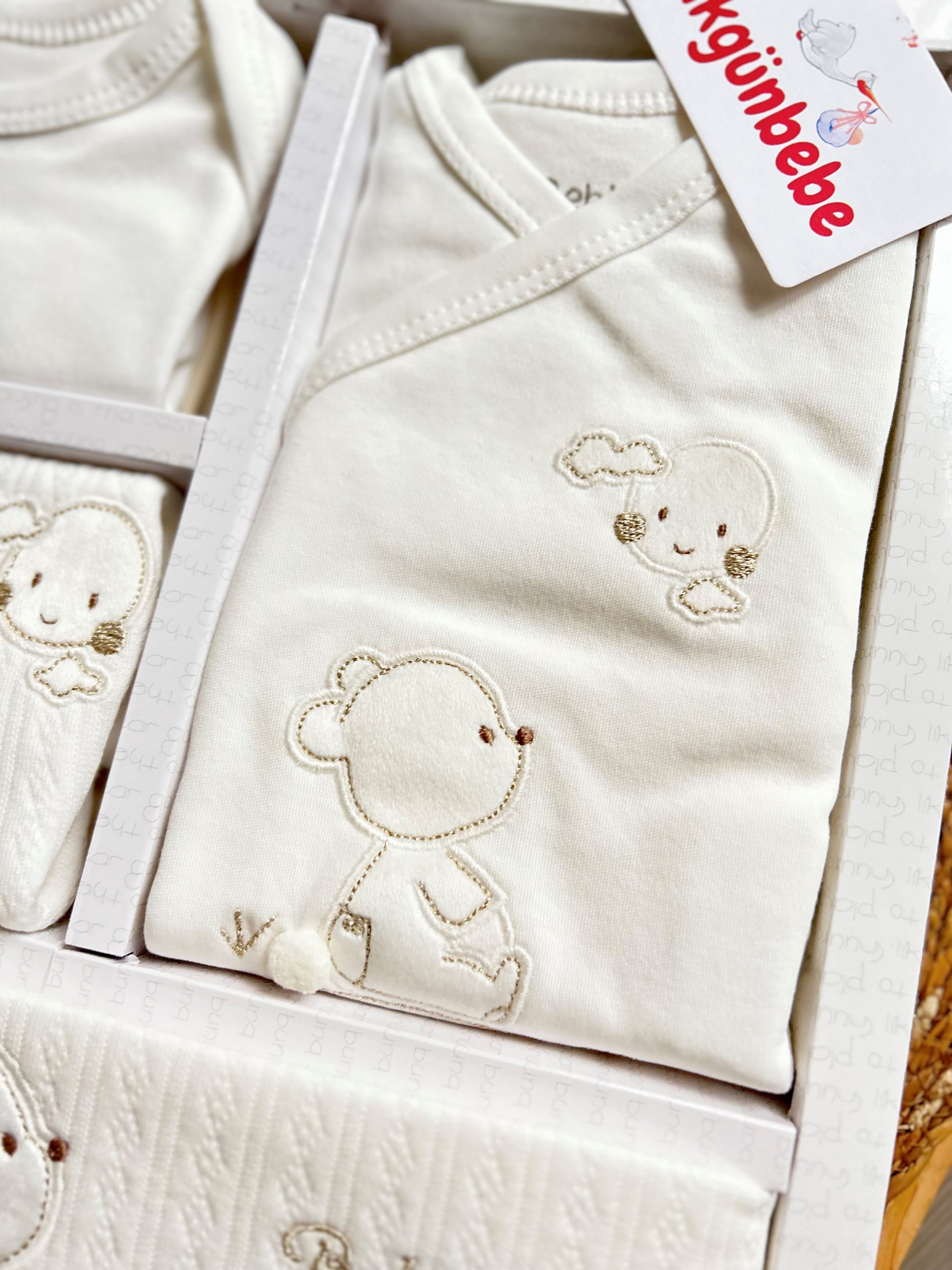 Ponpon Bear Detaylı %100 Pamuk 10 PARÇA Yenidoğan Unisex Set