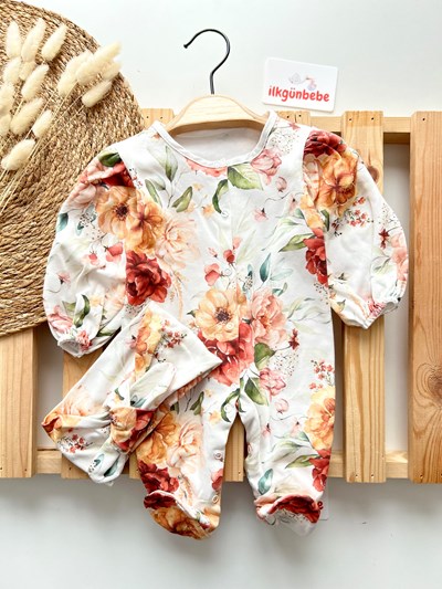 Bolon Kol Önden Çıtçıtlı Bahar Çiçek  Dijital Desenli %100 Pamuk Bandanalı Tulum