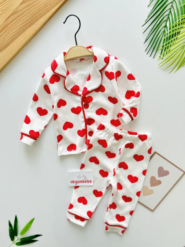 Kalp Desenli Bebe Yakalı %100 Pamuk Ribanalı Kumaş 2’li Pijama Takımı
