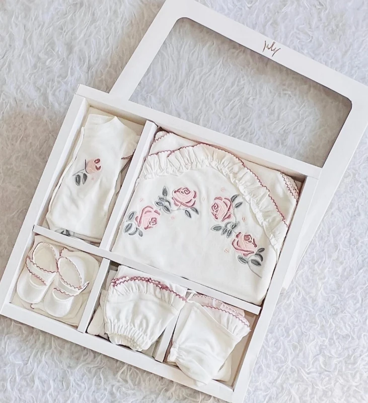 Fırfırella Çiçek Nakışlı 10 parça   %100 Pamuk Premium Kalite Hastane Seti 