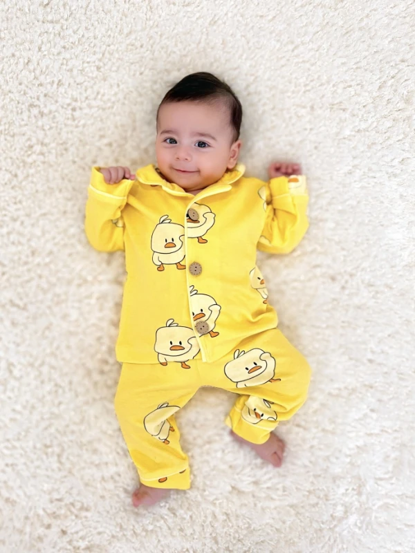Sevimli Ördek Bebe Yakalı %100 Pamuk Yumuşacık Kumaş 2’li Unisex Pijama Takımı 