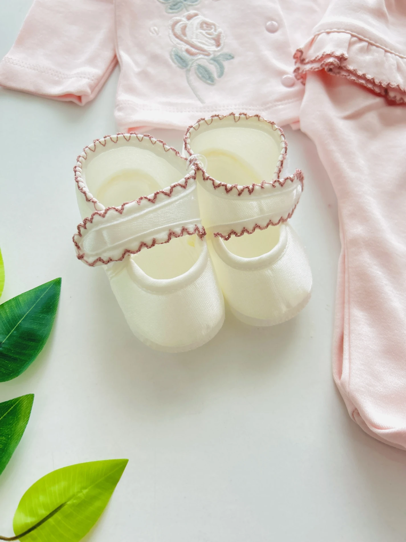 Fırfırella Çiçek Nakışlı 10 Parça   %100 Pamuk Premium Kalite Hastane Seti 