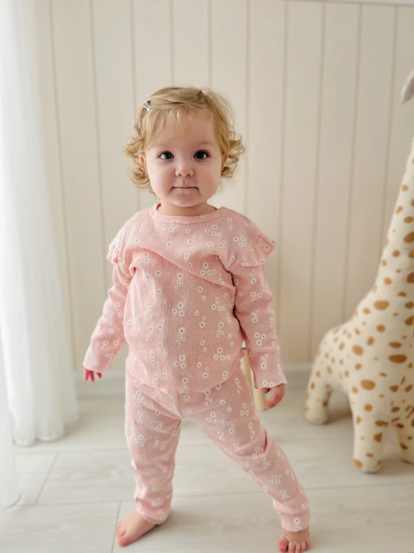 Minik Papatya Desenli Ribanalı Esnek Kumaş Omuzdan Fırfırlı Alt Üst Takım