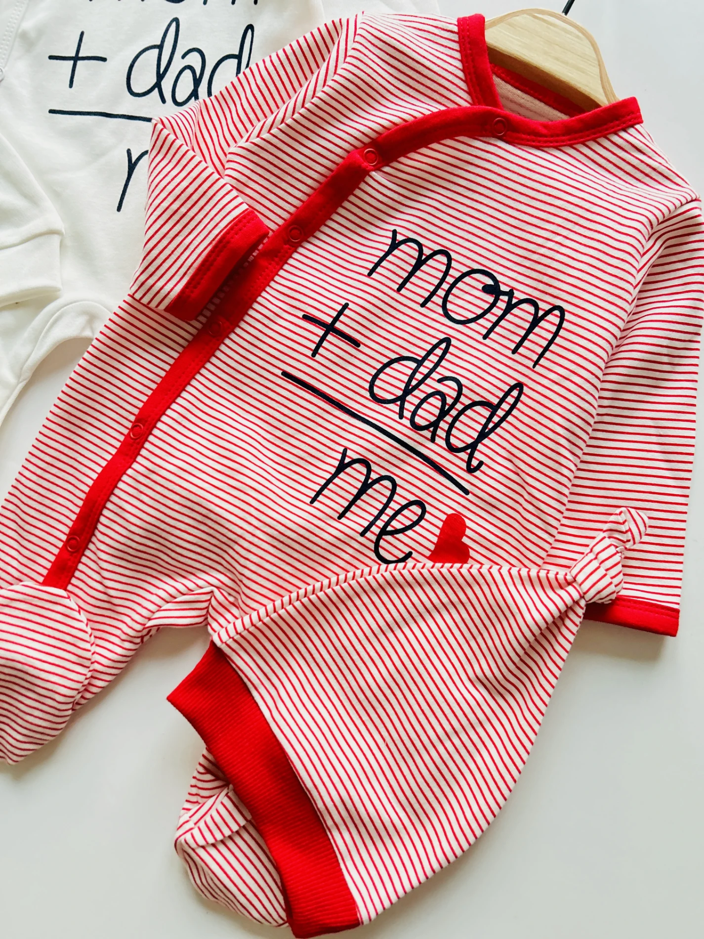 Mom + Dad Me Love Baskılı %100 Pamuk 2 Şapka & 2 Tulum Set