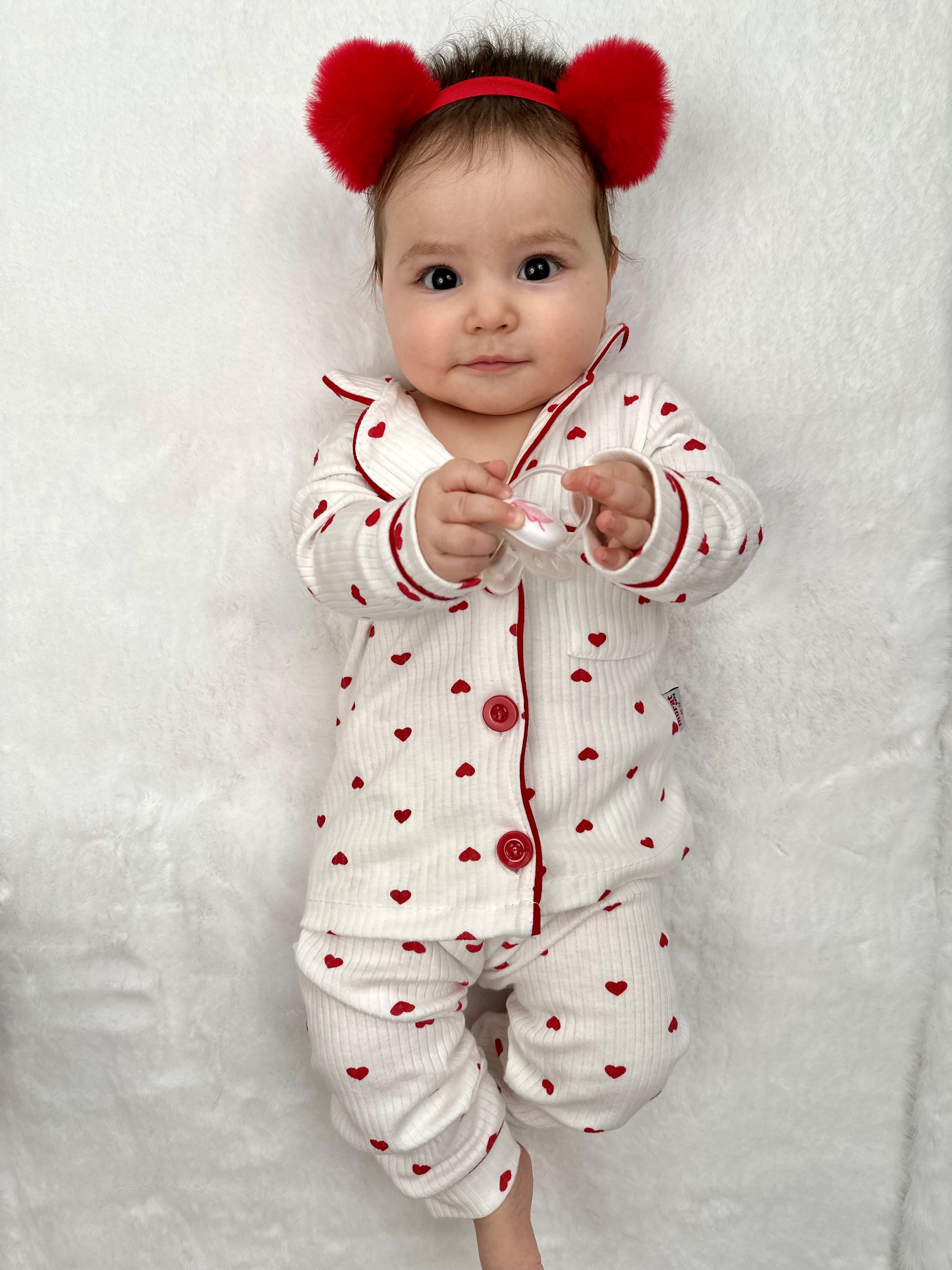 Minik Kalp Desenli Bebe Yakalı %100 Pamuk Pijama Takımı