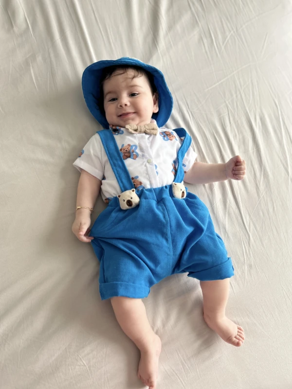 Ayıcık Desenli Papyonlu Gömlekli Bucket Şapkalı Müslin Salopetli Tarz 3’lü Takım