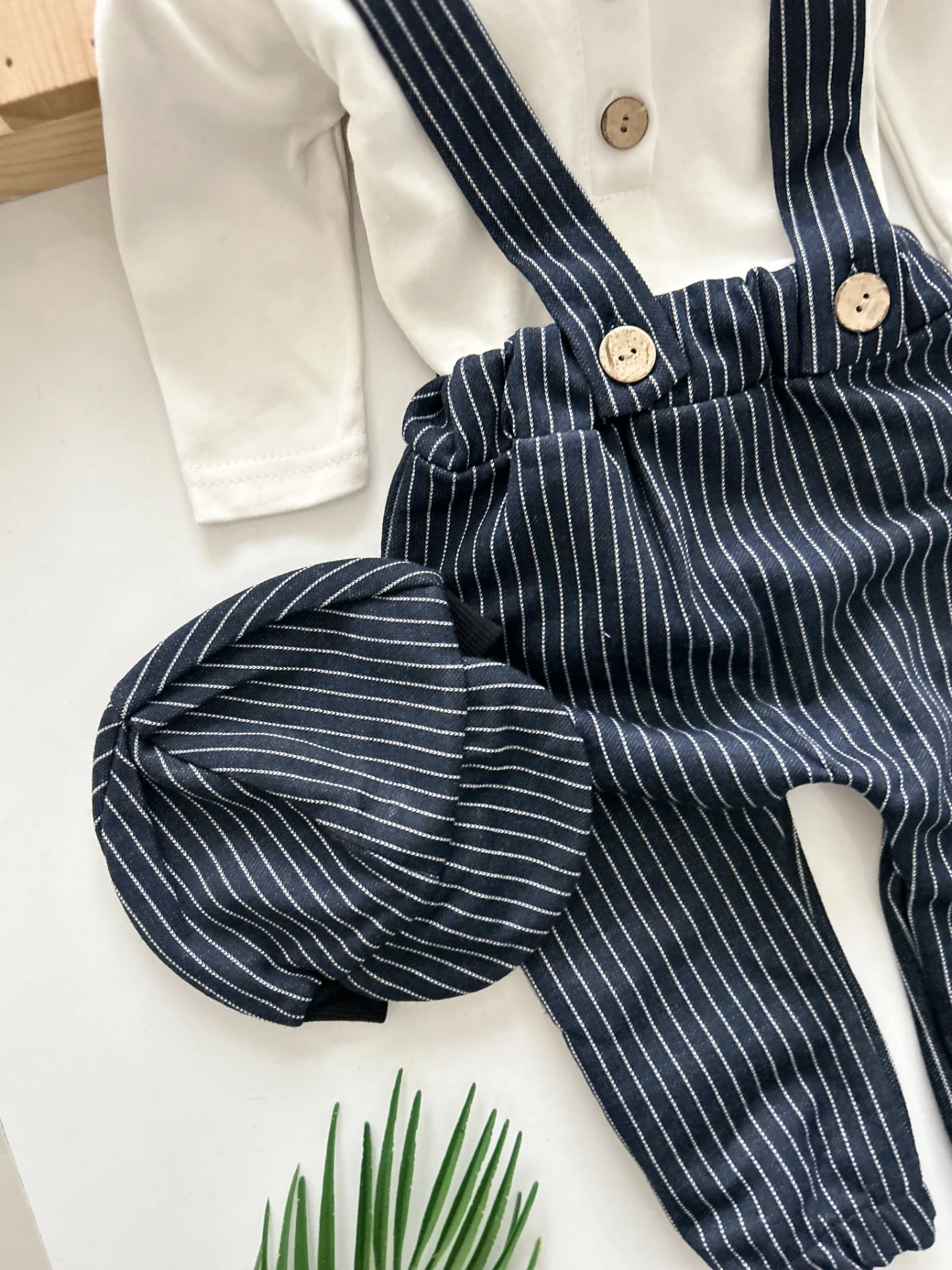 Kasketli Çizgili Desenli Salopetli Badili 3’lü Cool Takım LACİVERT