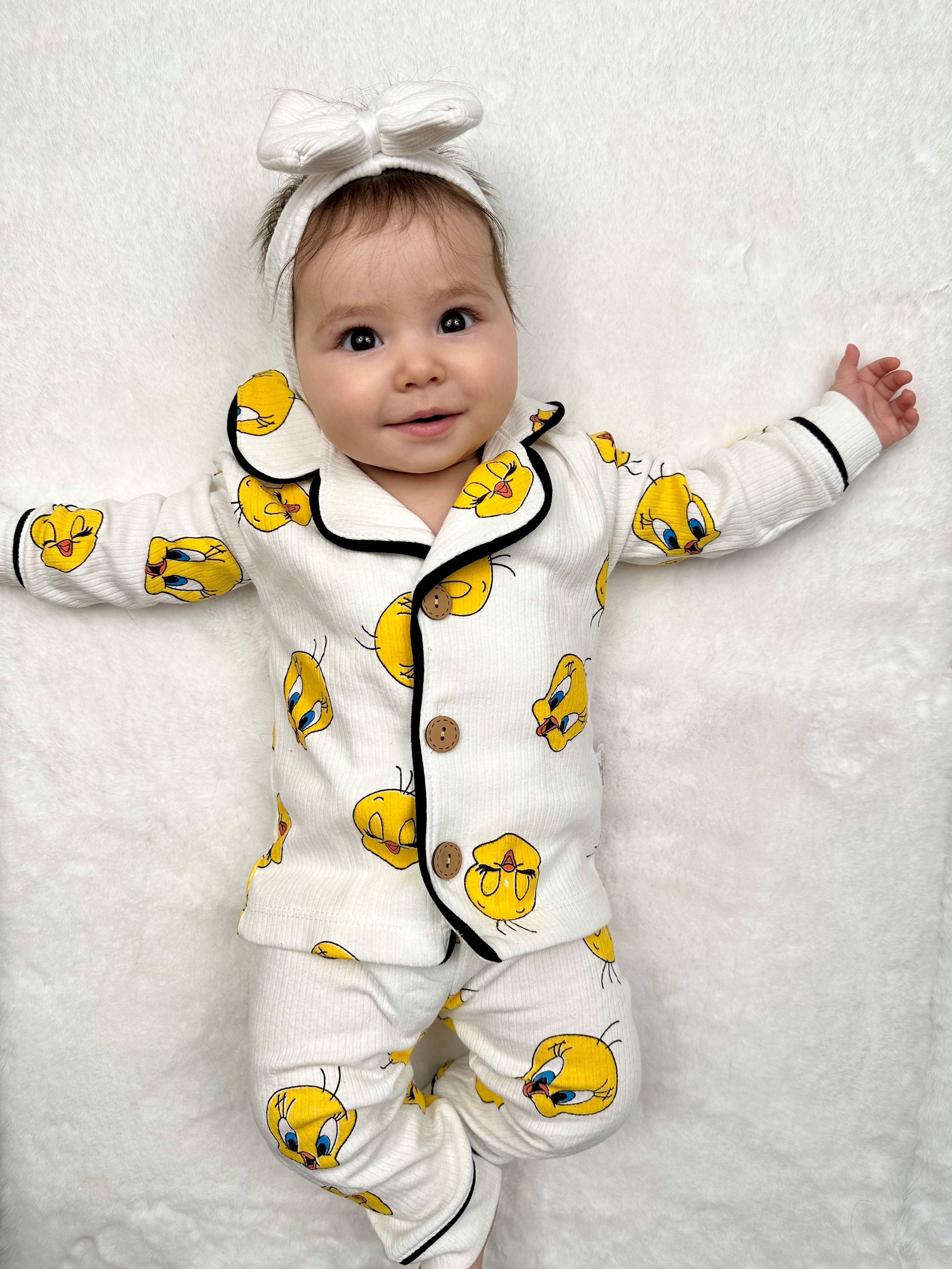 Civciv Baskılı %100 Pamuk Yumuşaçık Kumaş Bebe Yakalı Pijama Takımı