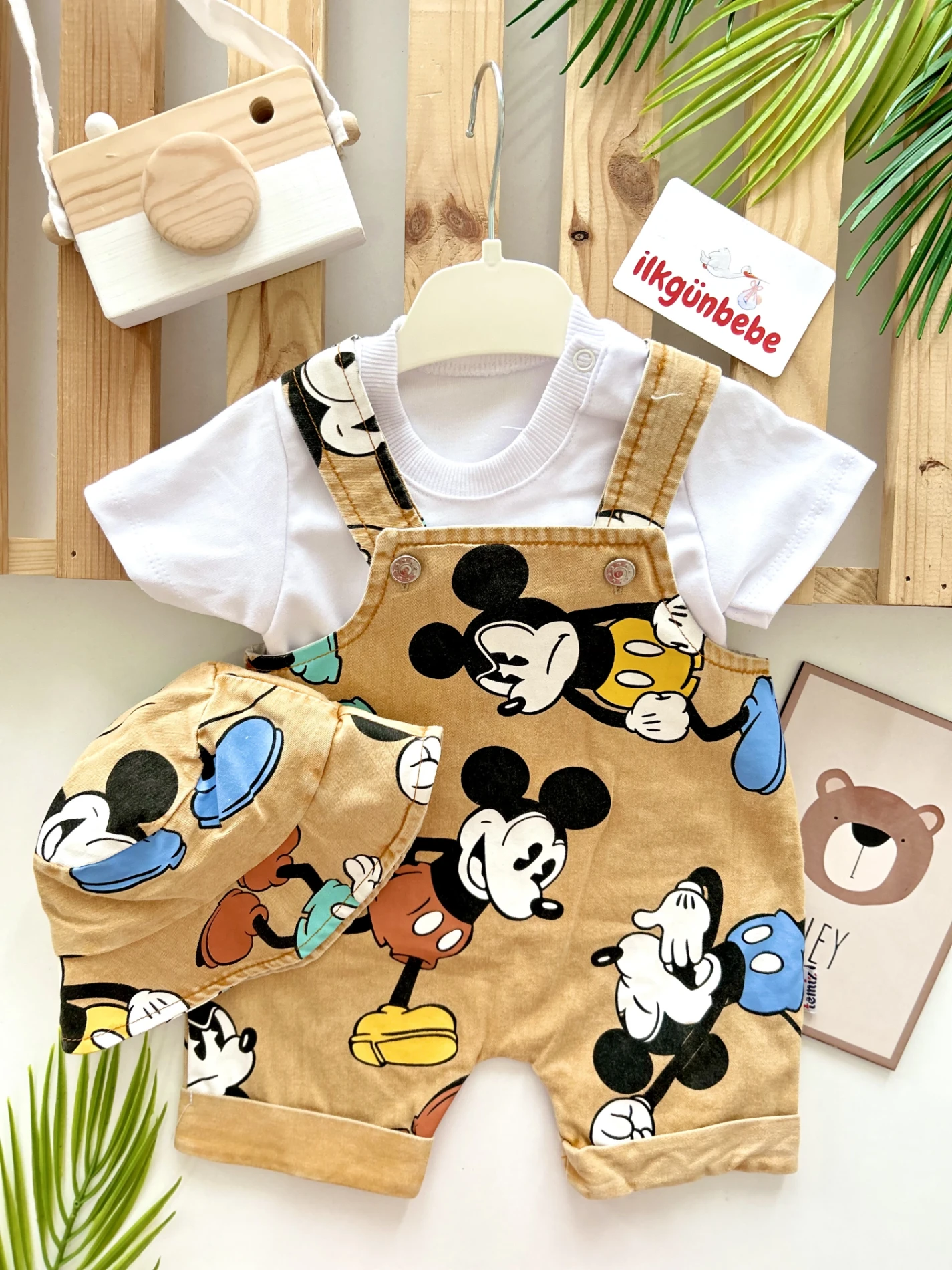 Mickey Mouse Baskılı Bucket Kasket Şapkalı Tişörtlü 3’lü Set