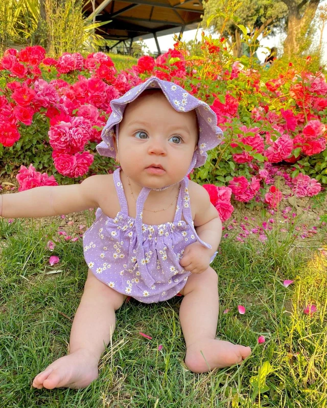 minik papatya baskılı bucket ipli bağlamalı şapkalı yazlık alttan çıtçıtlı 2’li takım