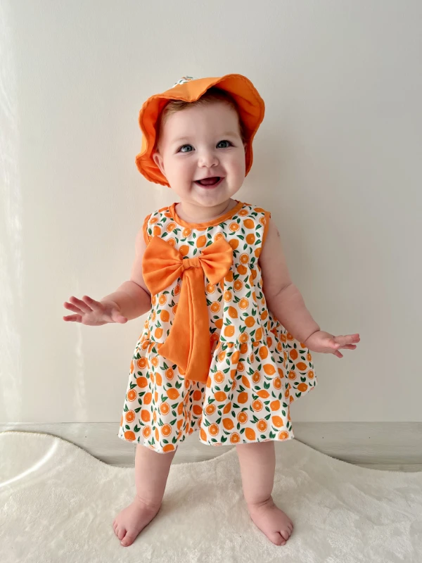 Fiyonk Detaylı Bucket Şapkalı  Portakal  Desenli Kampanyalı Elbise Set