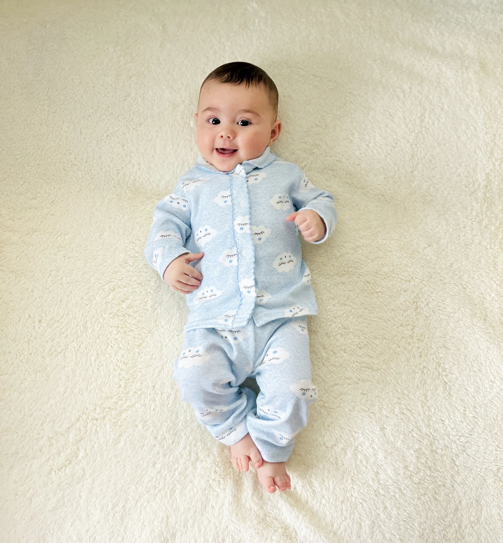 Bebe Yakalı Bulut Baskılı %100 Pamuk Pijama Takımı