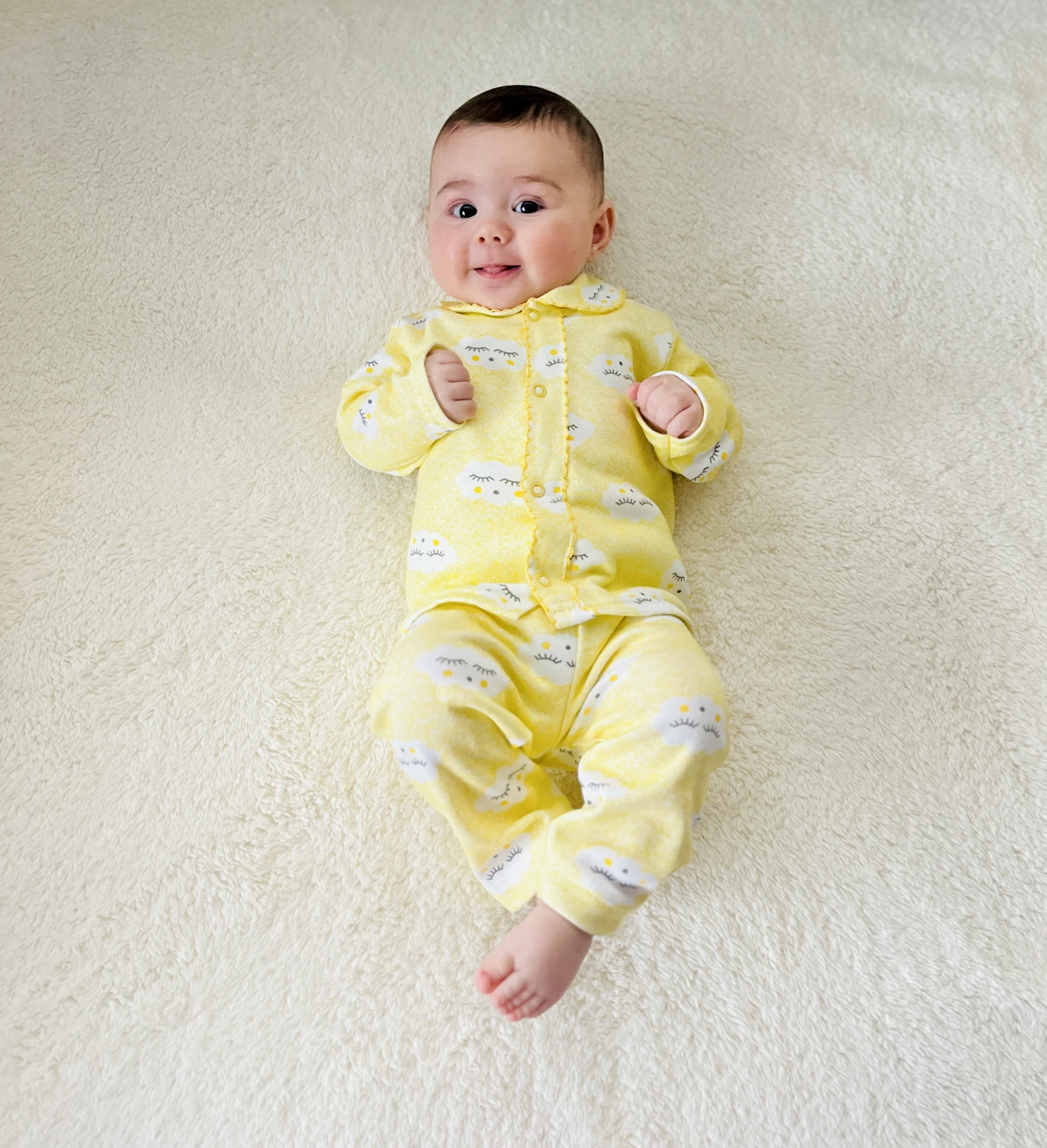 Bebe Yakalı Bulut Baskılı %100 Pamuk Pijama Takımı