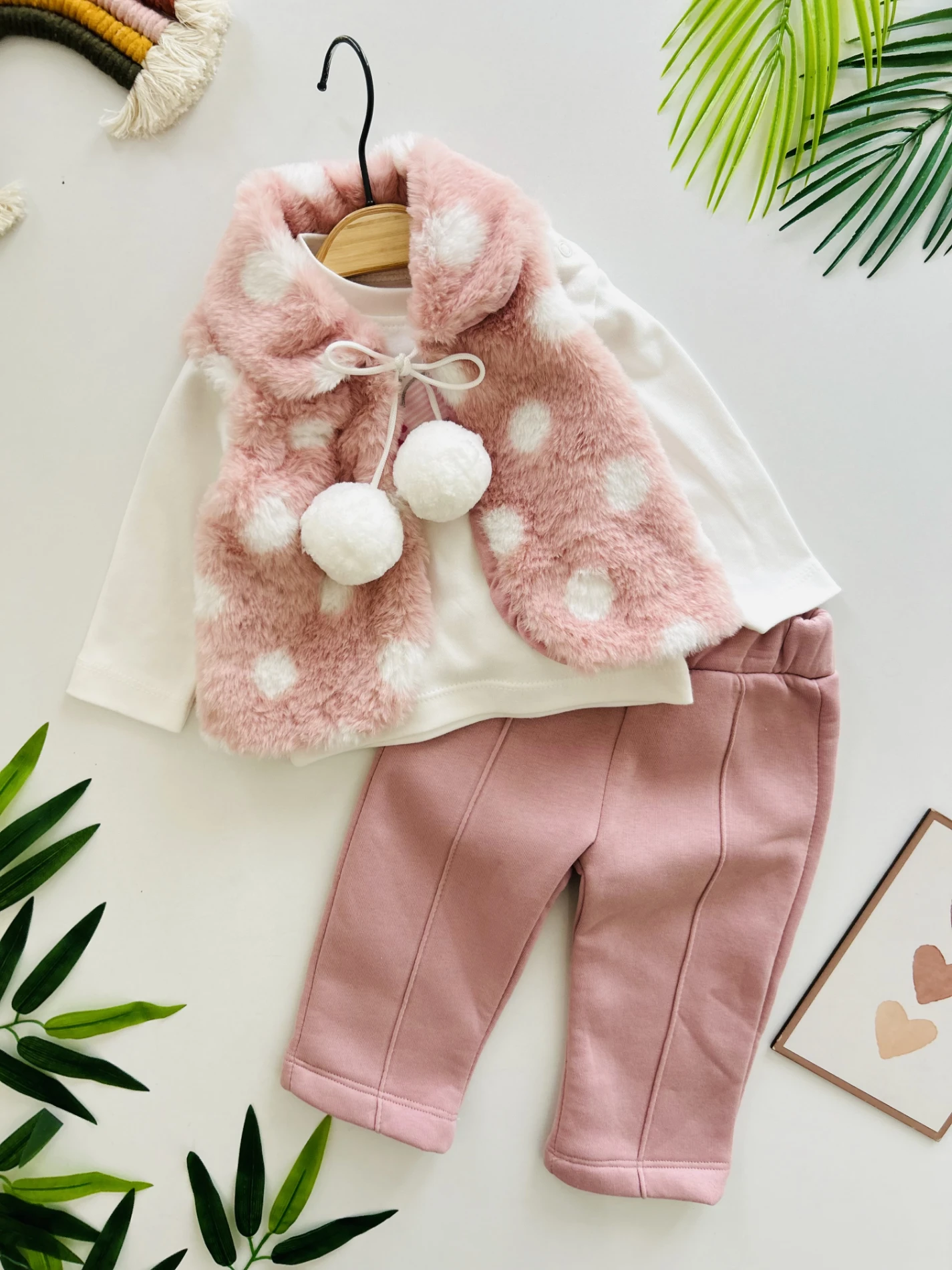 Ponpon Detaylı Kürk Peluş Yelekli 3 İp Şardonlu 3’lü Takım