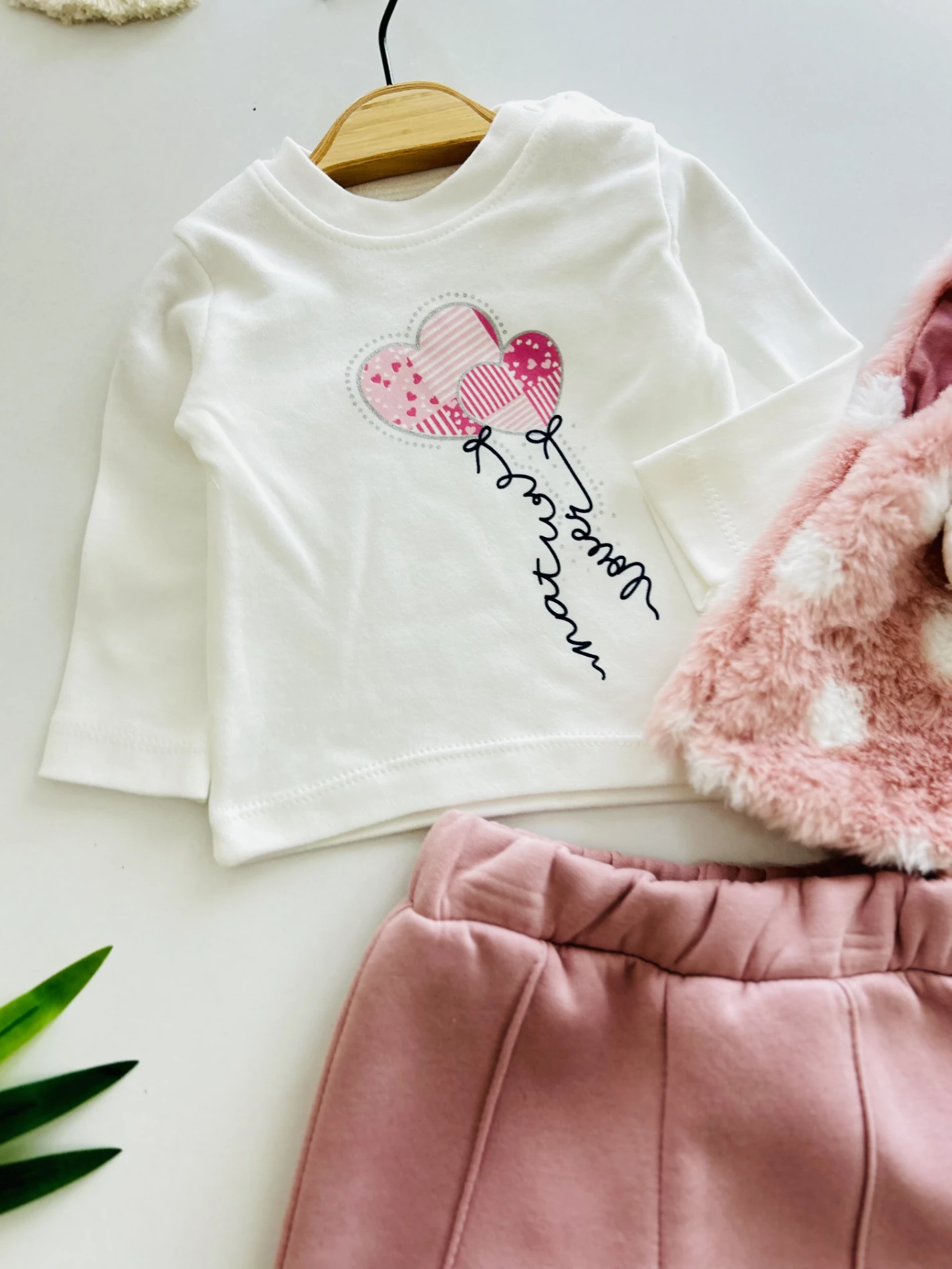 Ponpon Detaylı Kürk Peluş Yelekli 3 İp Şardonlu 3’lü Takım