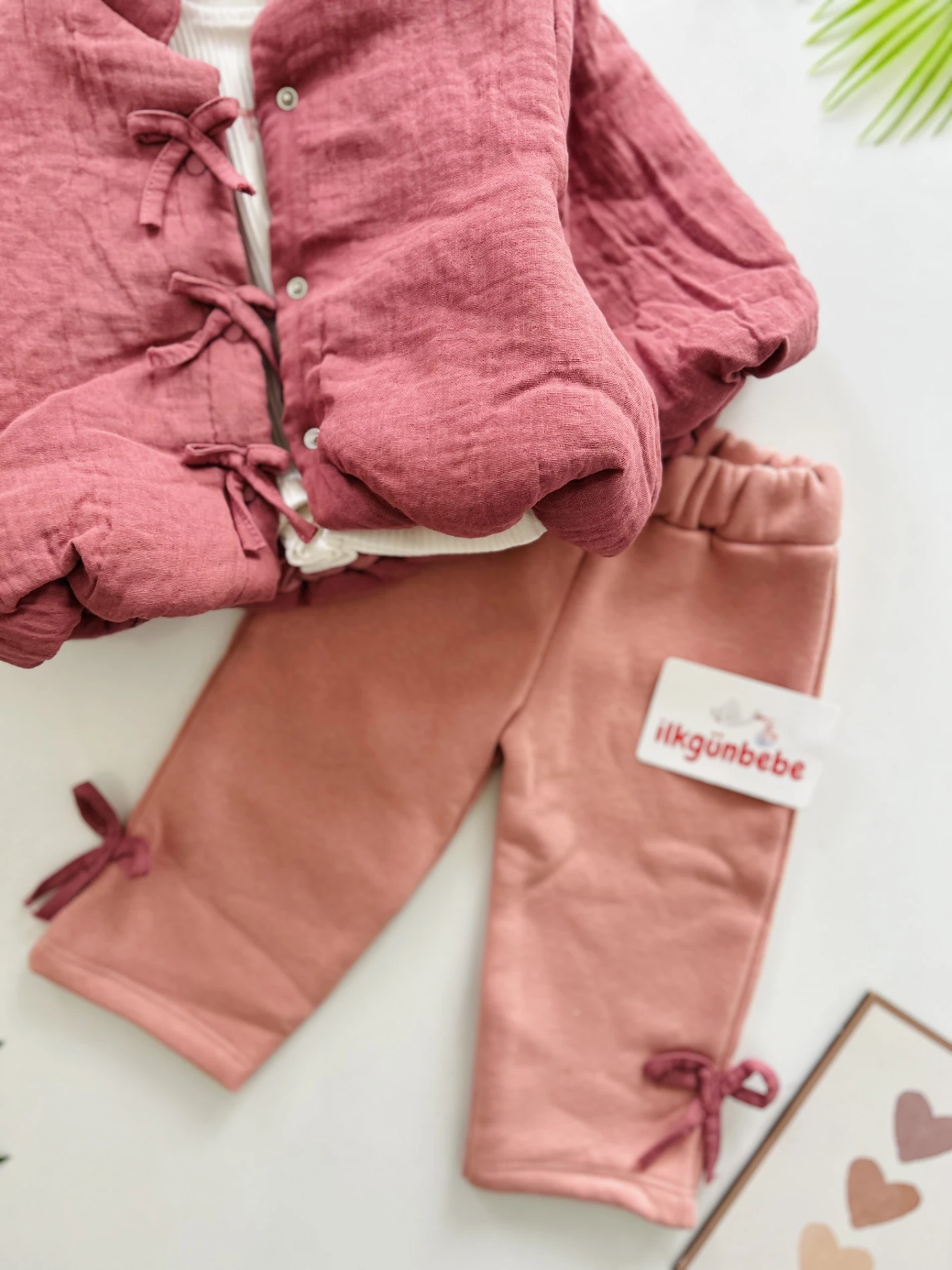 Müslin Dokulu Fiyonklu Pofuduk Ceketli 3’lü  Set