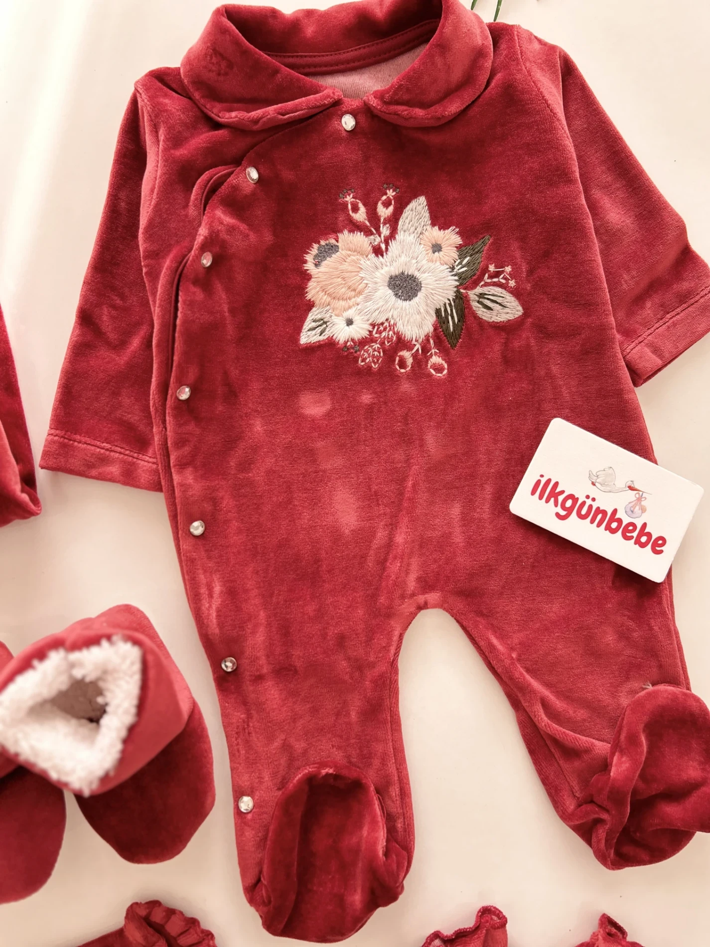 Kadife Kumaş Premium Kalite Çiçek Nakışlı Lüx 6’lı Yenidoğan Hastane Çıkışı Seti