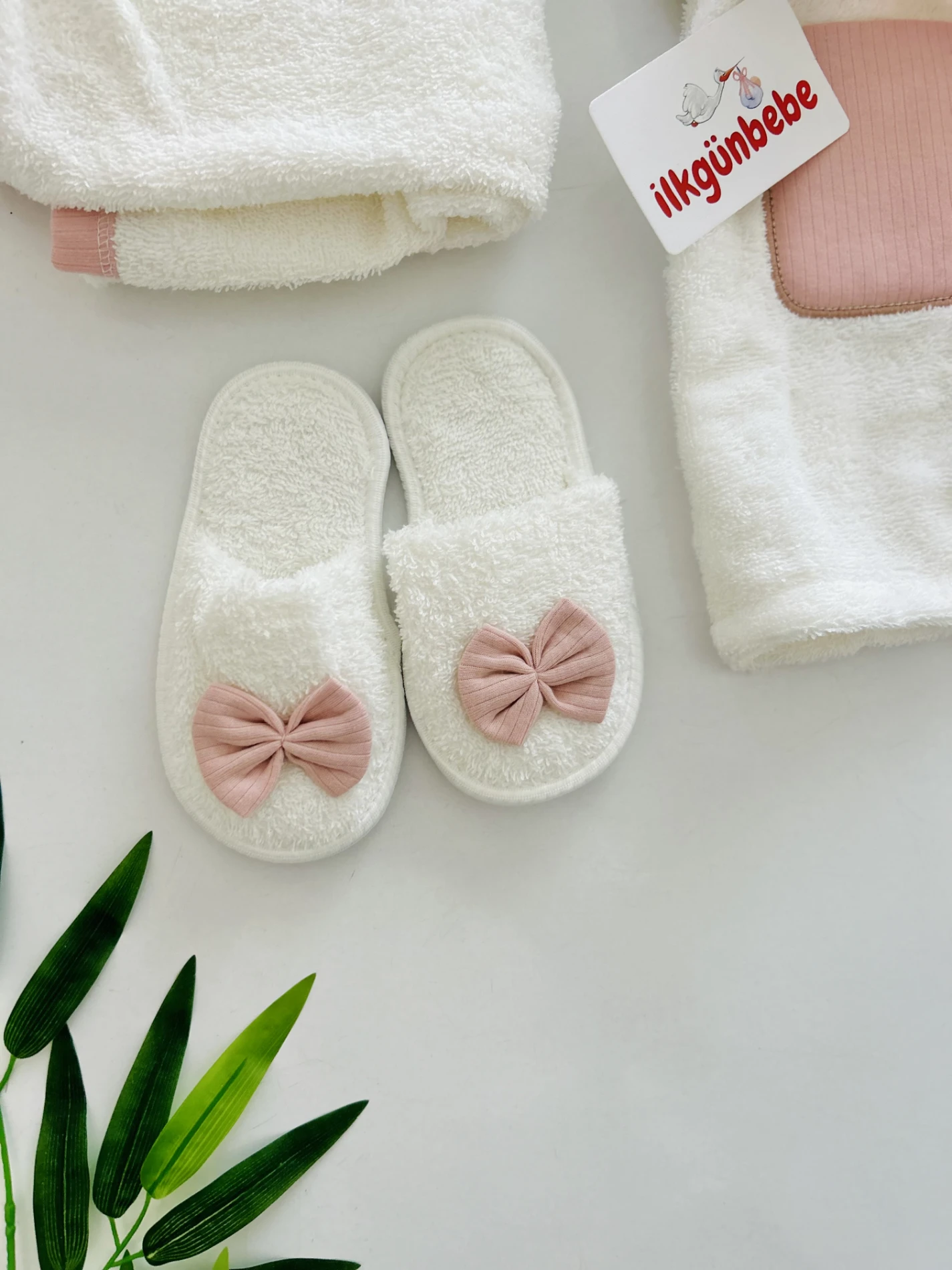 Fiyonklu Güpürlü %100 Pamuk Emici Kumaş Bornoz Set