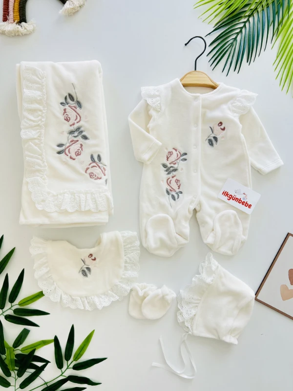 Rose İşlemeli Kadife Kumaş Premium Kalite Yenidoğan Set