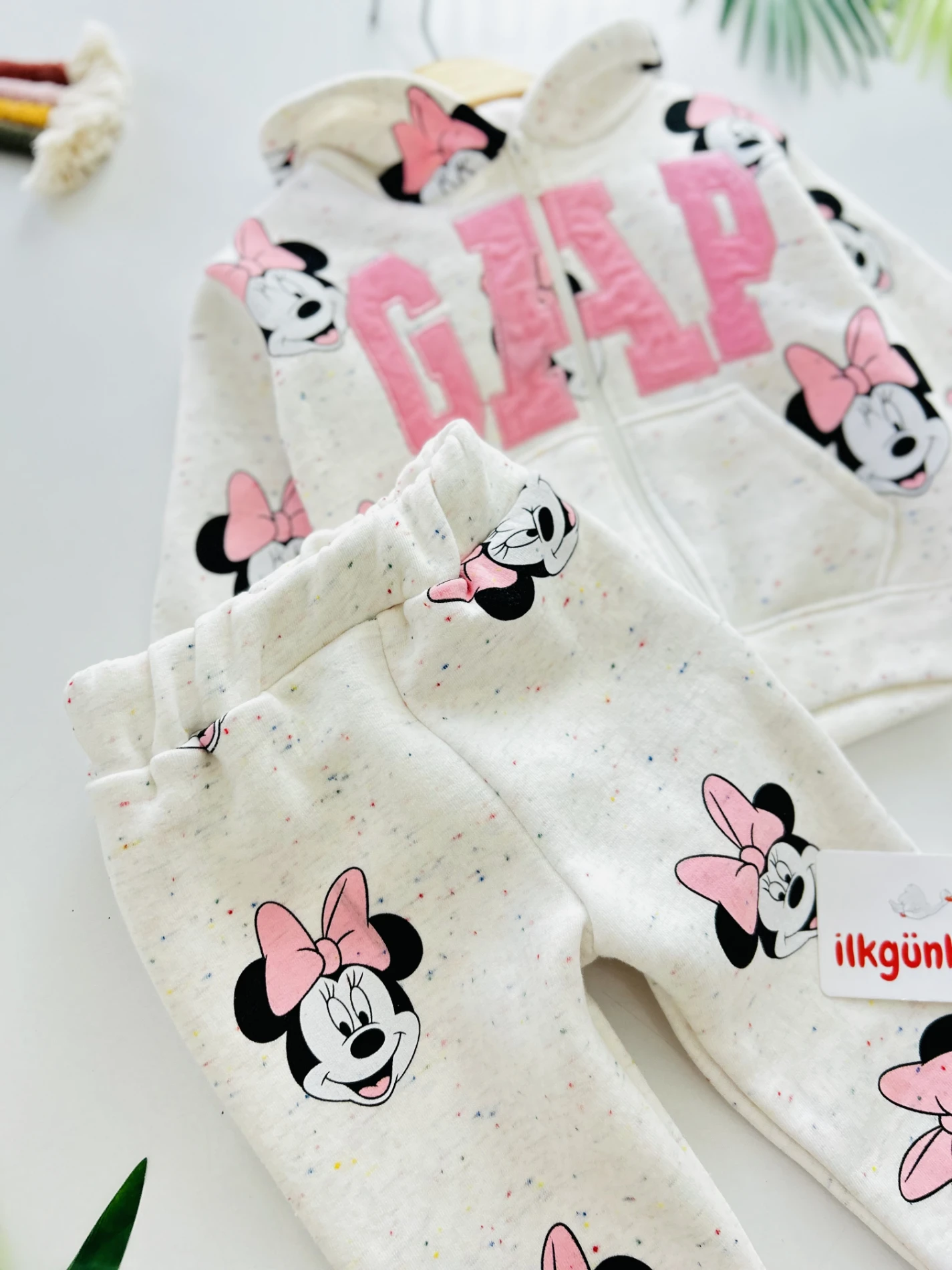 Minnie Mouse Marka Baskılı 2’li 3 İp Şardonlu Kışlık Takım