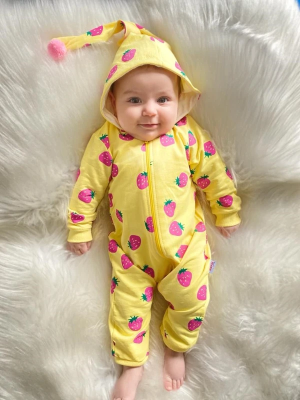 Çilek Desenli Kapşonlu Mevsimlik Tulum