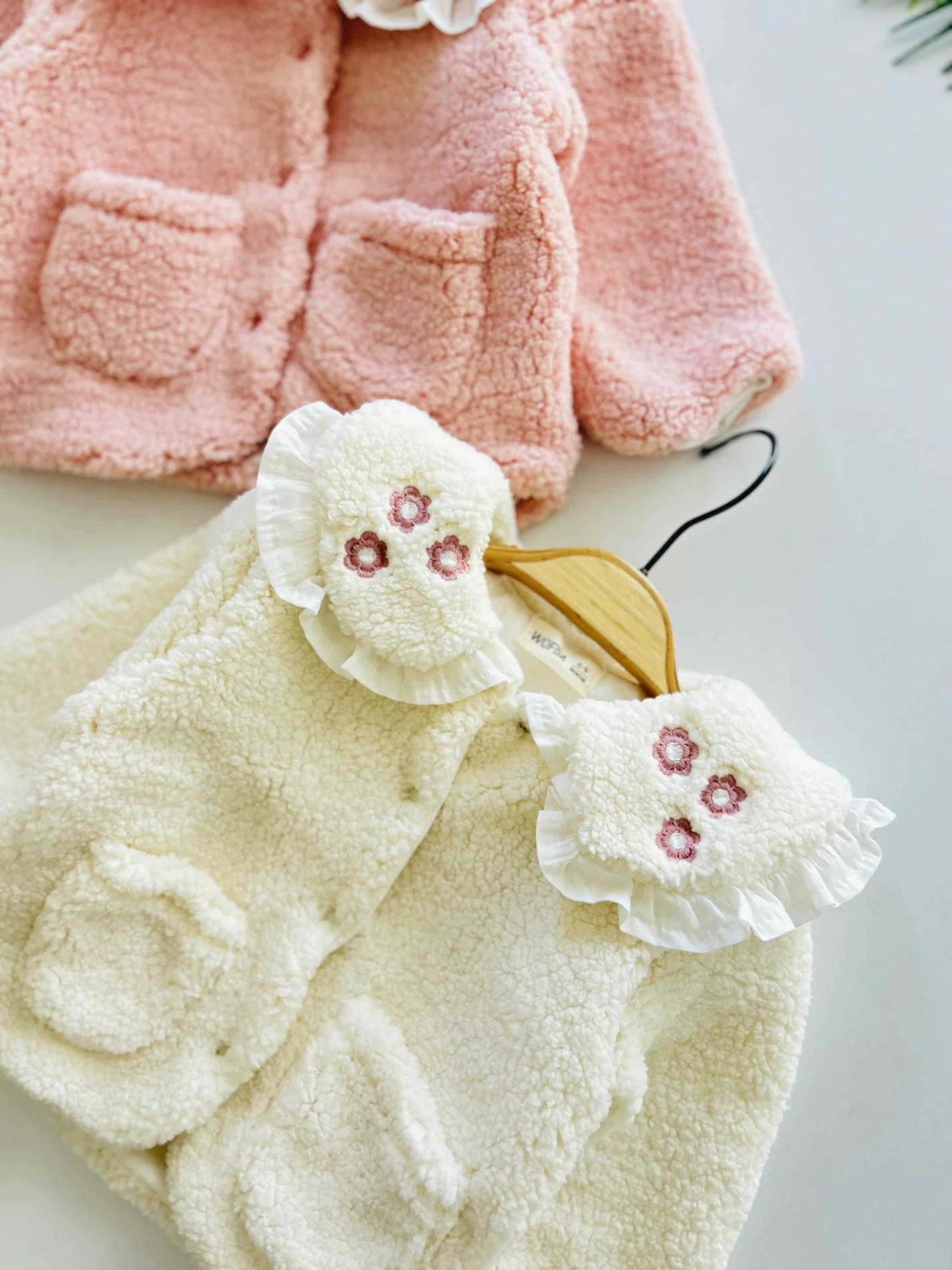 Çiçek Yaka Detaylı Astarlı Premium Kalite Mont