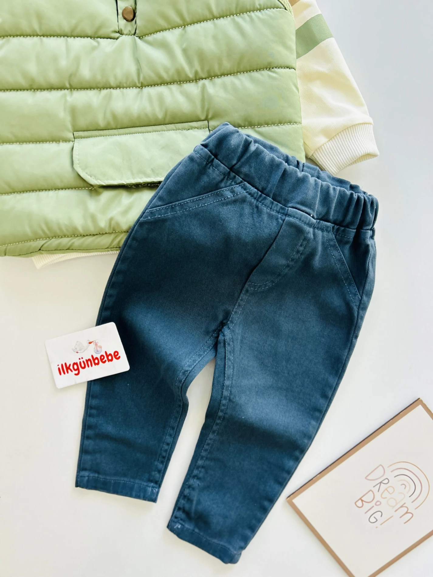 Şişme Yelekli Montlu Sweatli Kot Pantalonlu 3’lü Takım