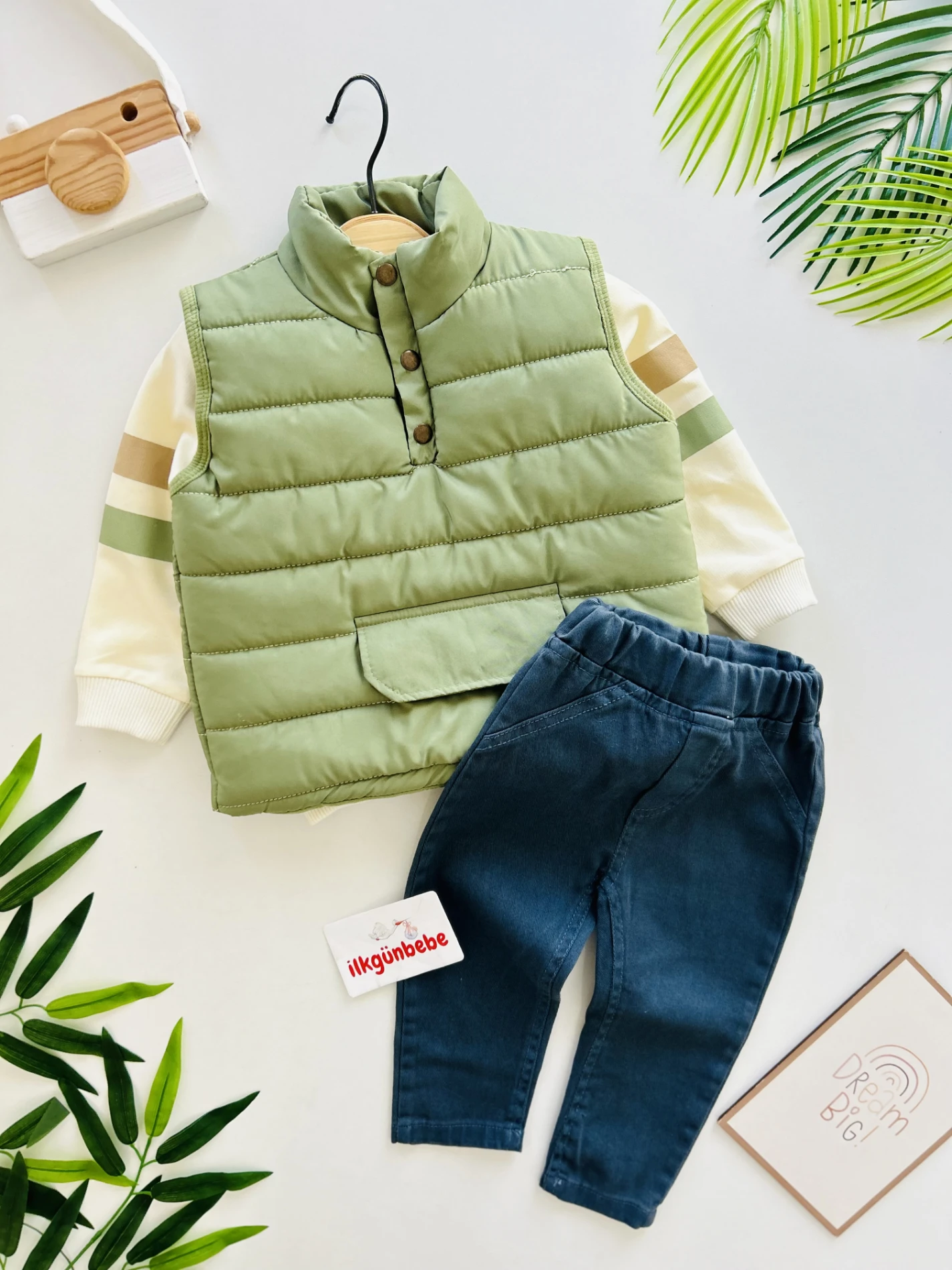 Şişme Yelekli Montlu Sweatli Kot Pantalonlu 3’lü Takım