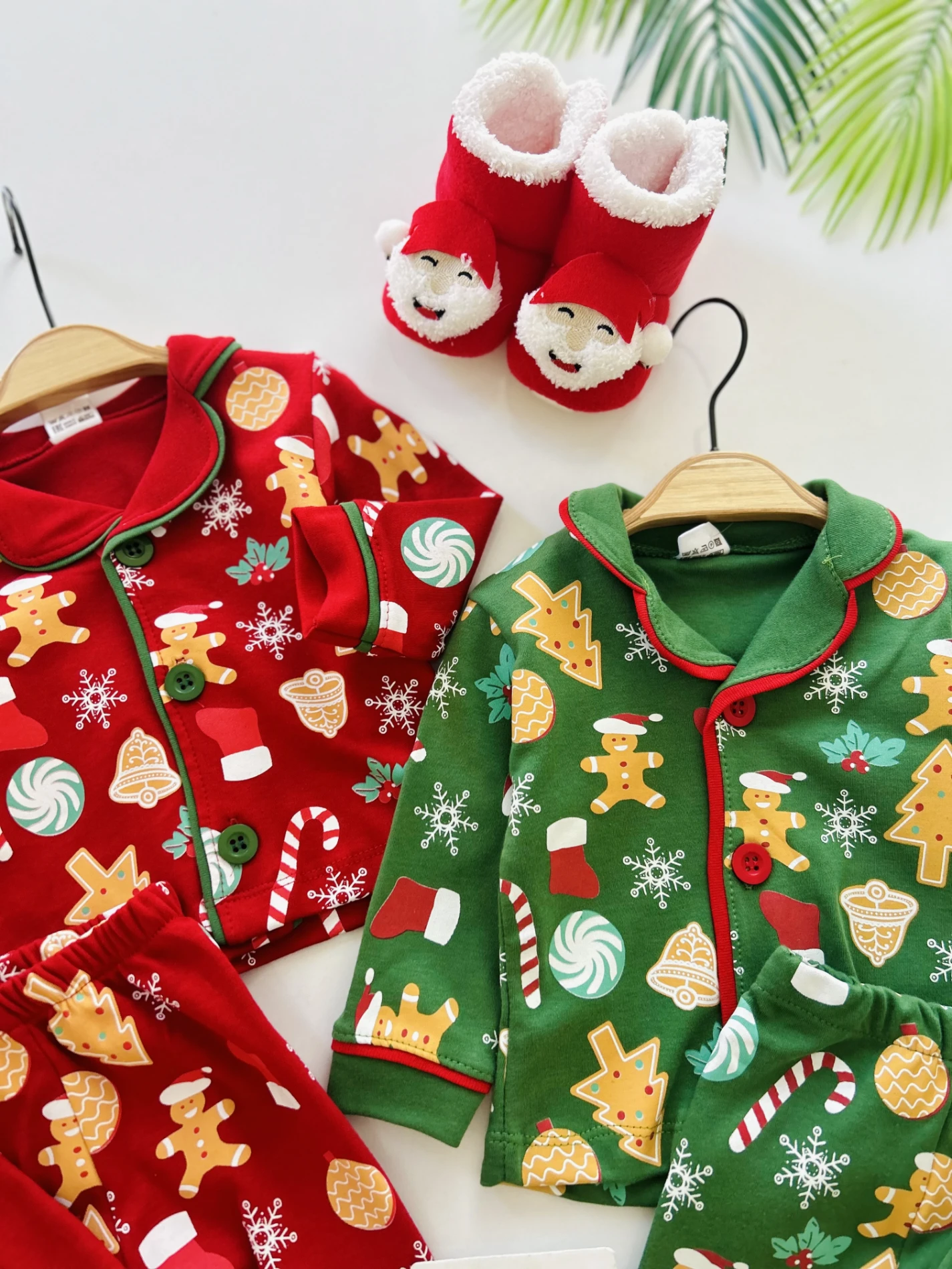 Bebe Yaka Yılbaşı Temalı %100 Pamuk Ponpon Şapkalı 3’lü Takım