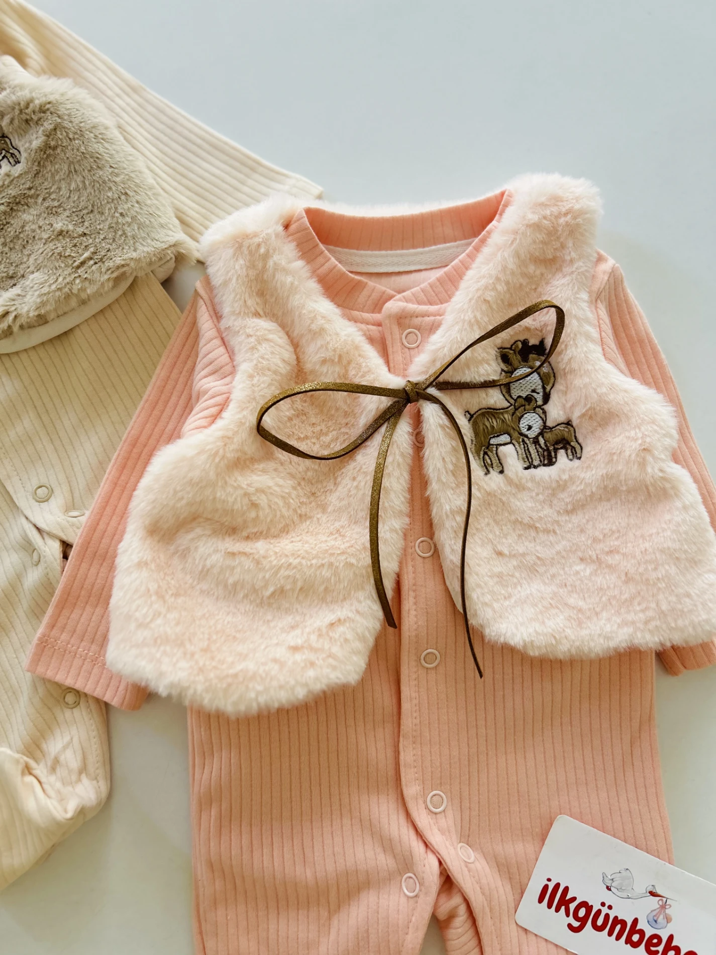 Geyik Desenli Peluş Yelekli 2’li Tulum Set