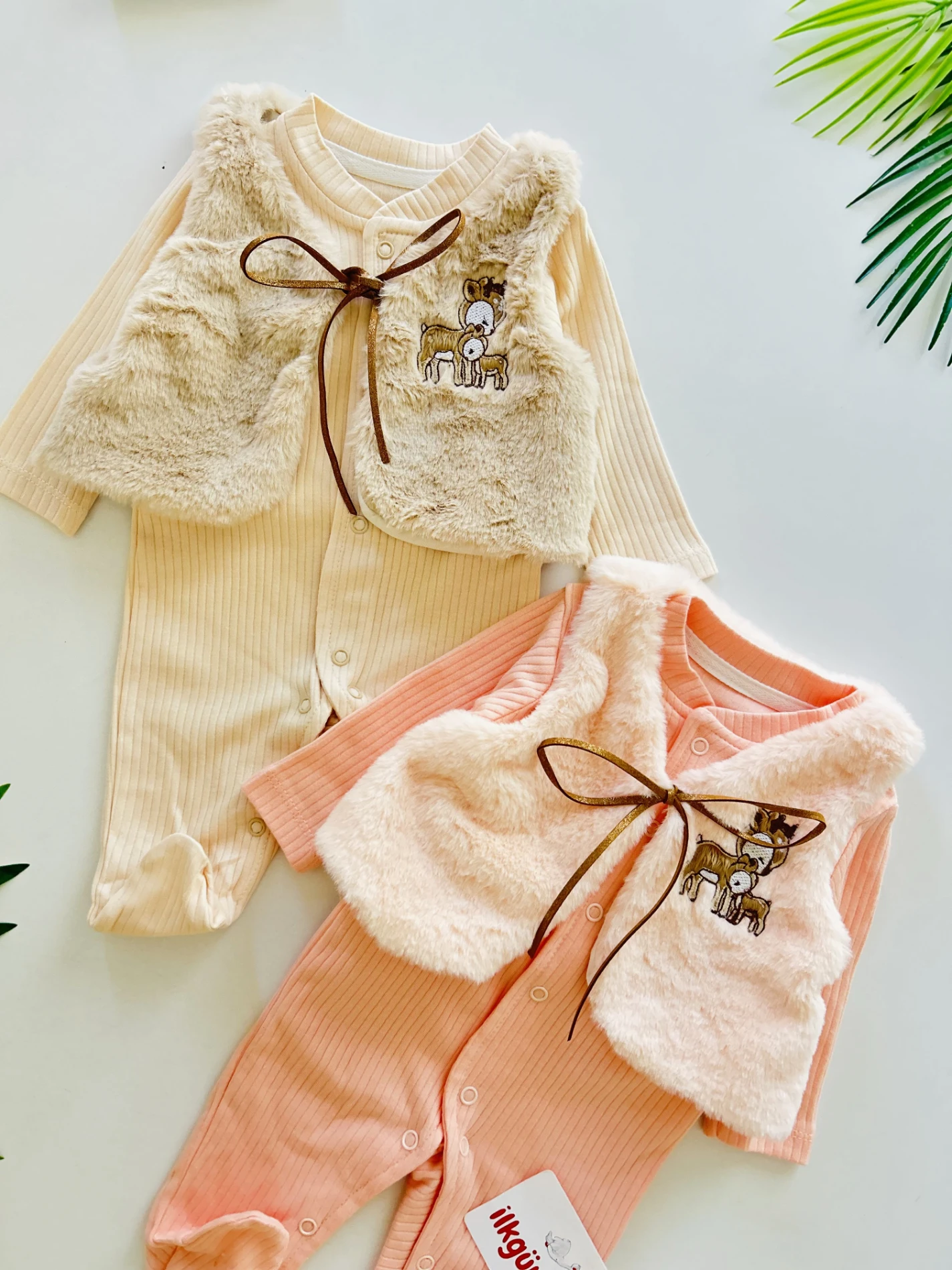 Geyik Desenli Peluş Yelekli 2’li Tulum Set