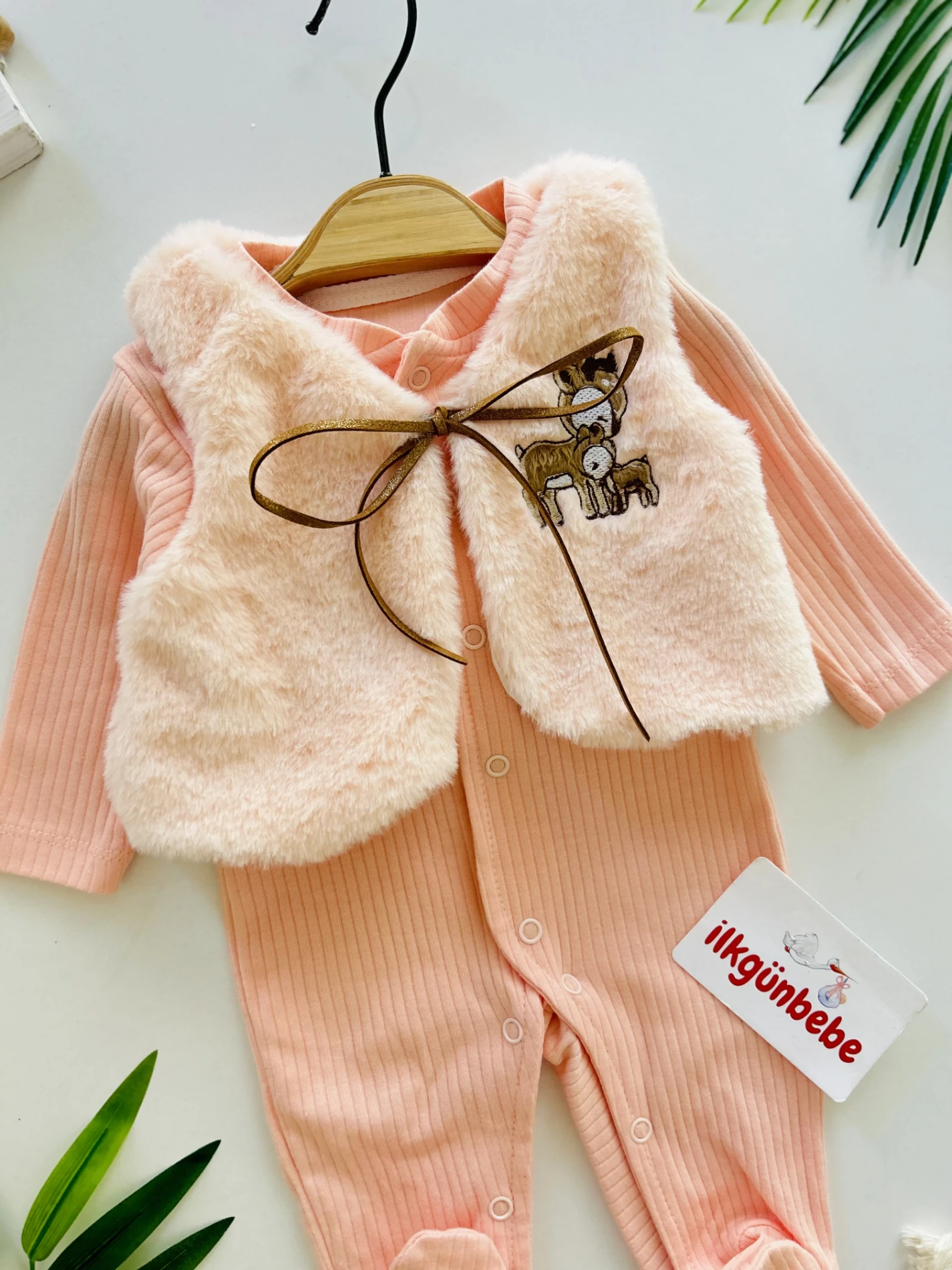 Geyik Desenli Peluş Yelekli 2’li Tulum Set