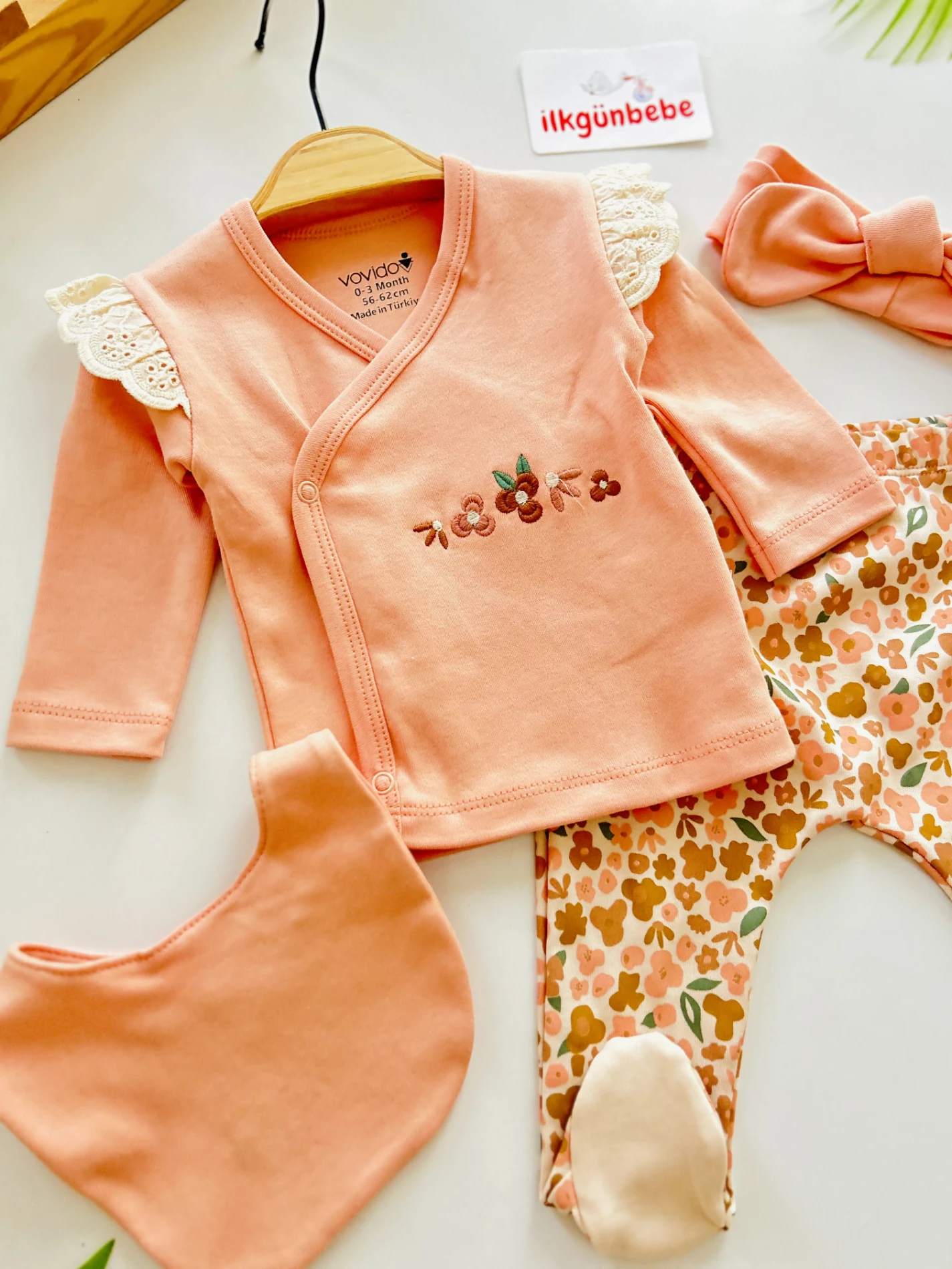 Çiçek Desenli 5 Parça %100 Pamuk Yenidoğan Seti 