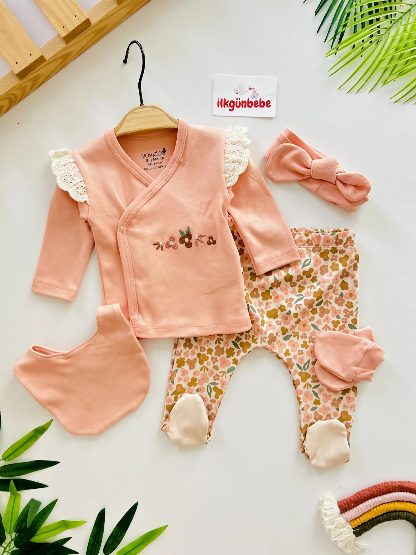 Çiçek Desenli 5 Parça %100 Pamuk Yenidoğan Seti 