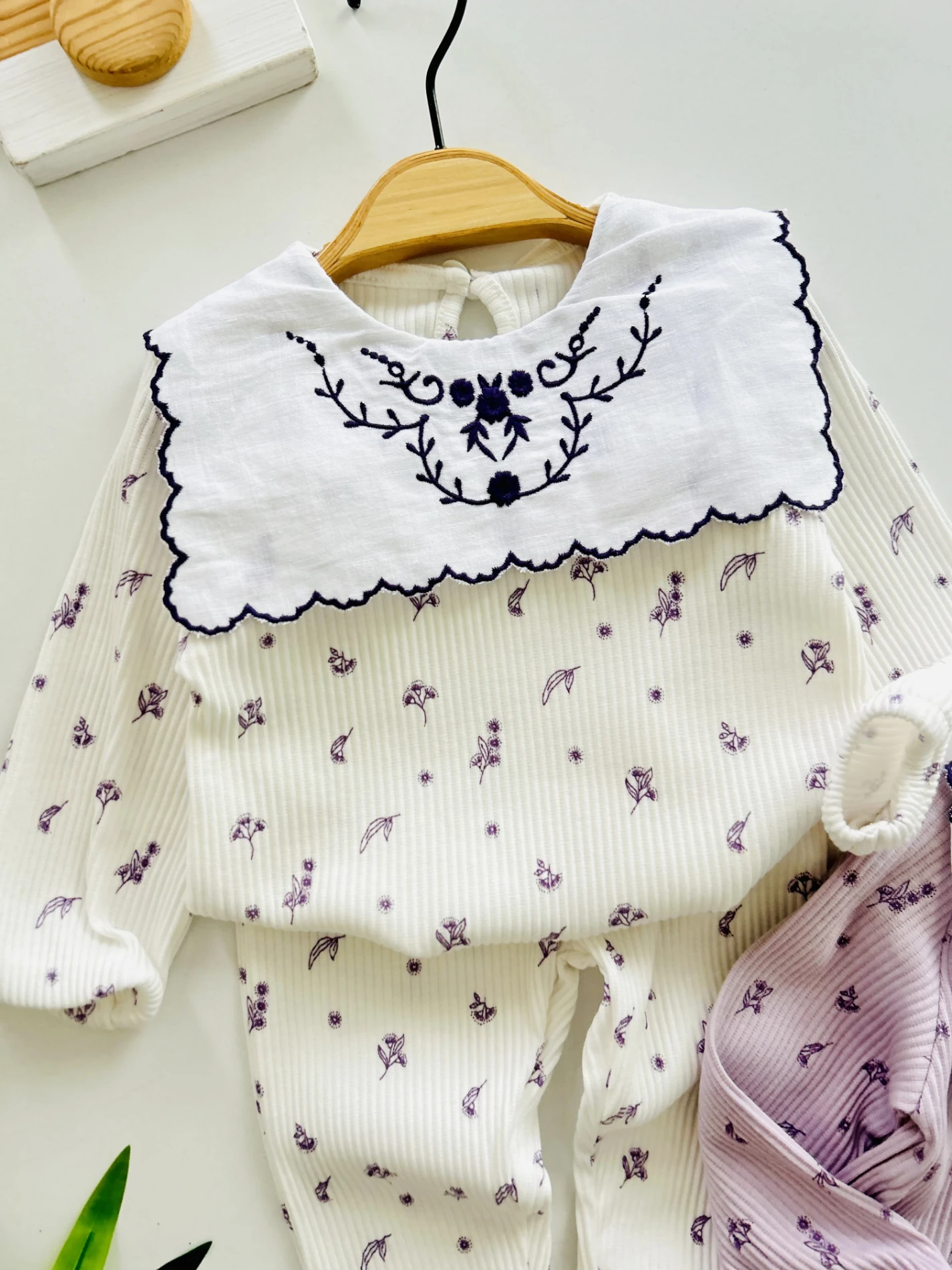 Yaka Detaylı Çiçek Desenli Kaşkorse Fitilli Esnek Kumaş 2’li Takım