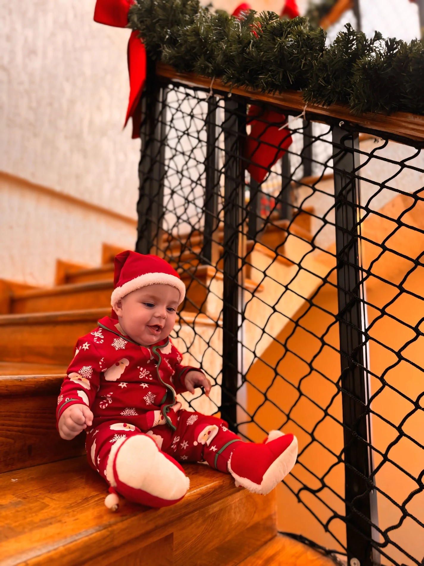 Bebe Yaka Yılbaşı Temalı %100 Pamuk Ponpon Şapkalı 3’lü Takım