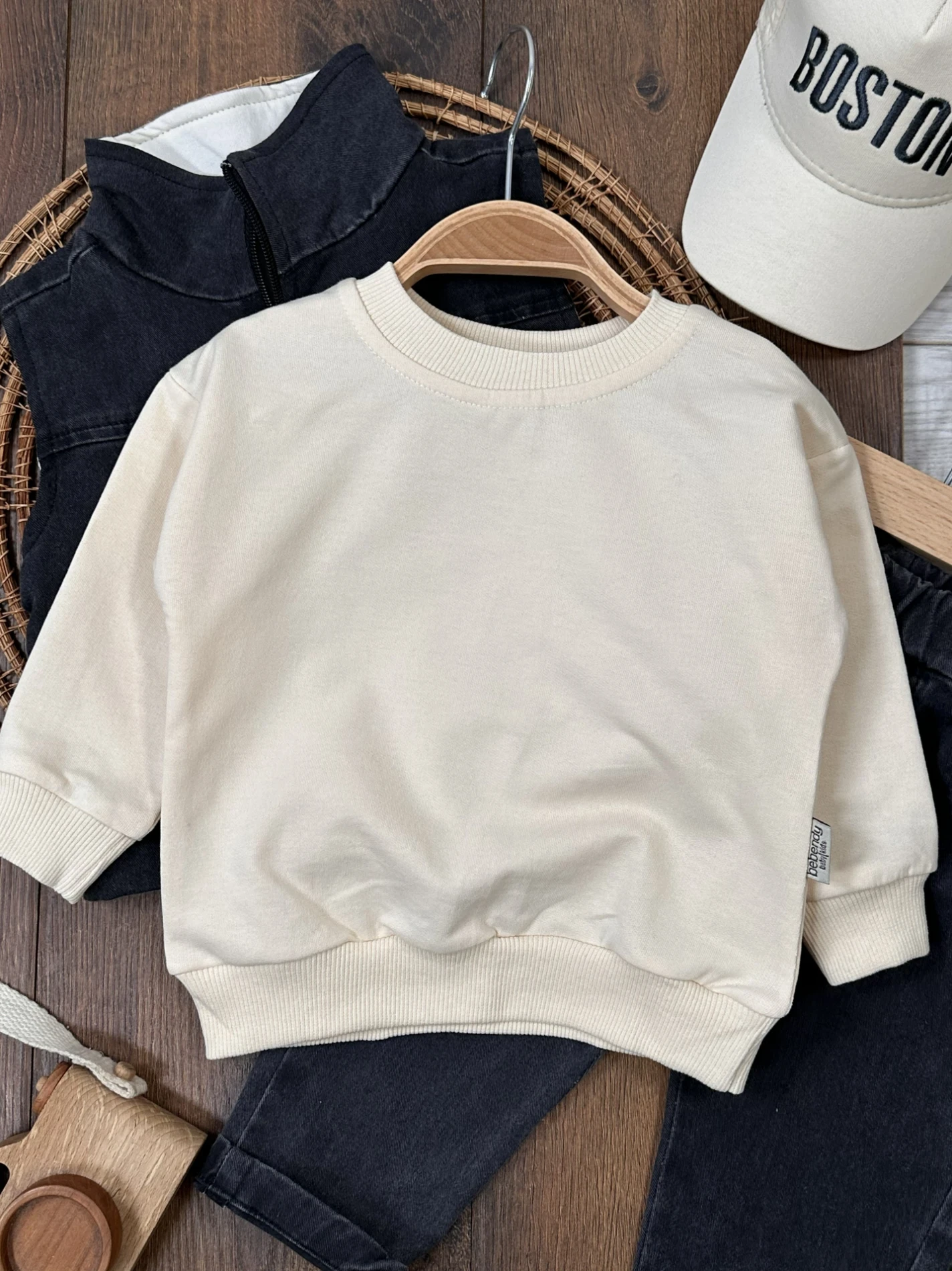 Boston Yelekli Şapkalı Oversize Sweatshirt Likralı Kot   Takım