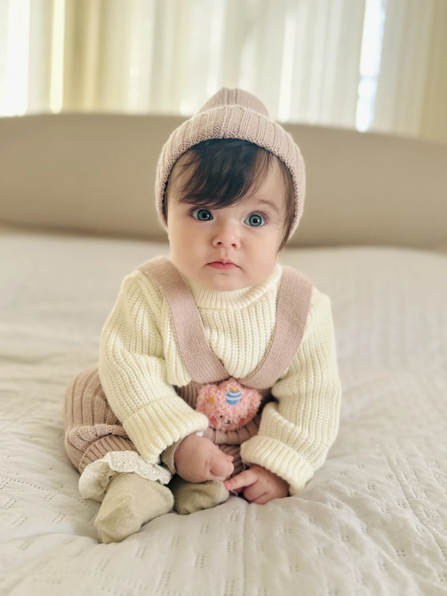 Selanik Örgüsü Triko Kazaklı Oyuncak Detaylı Çarpraz Askılı Salopetli Ponpon Şapkalı 3’lü Takım