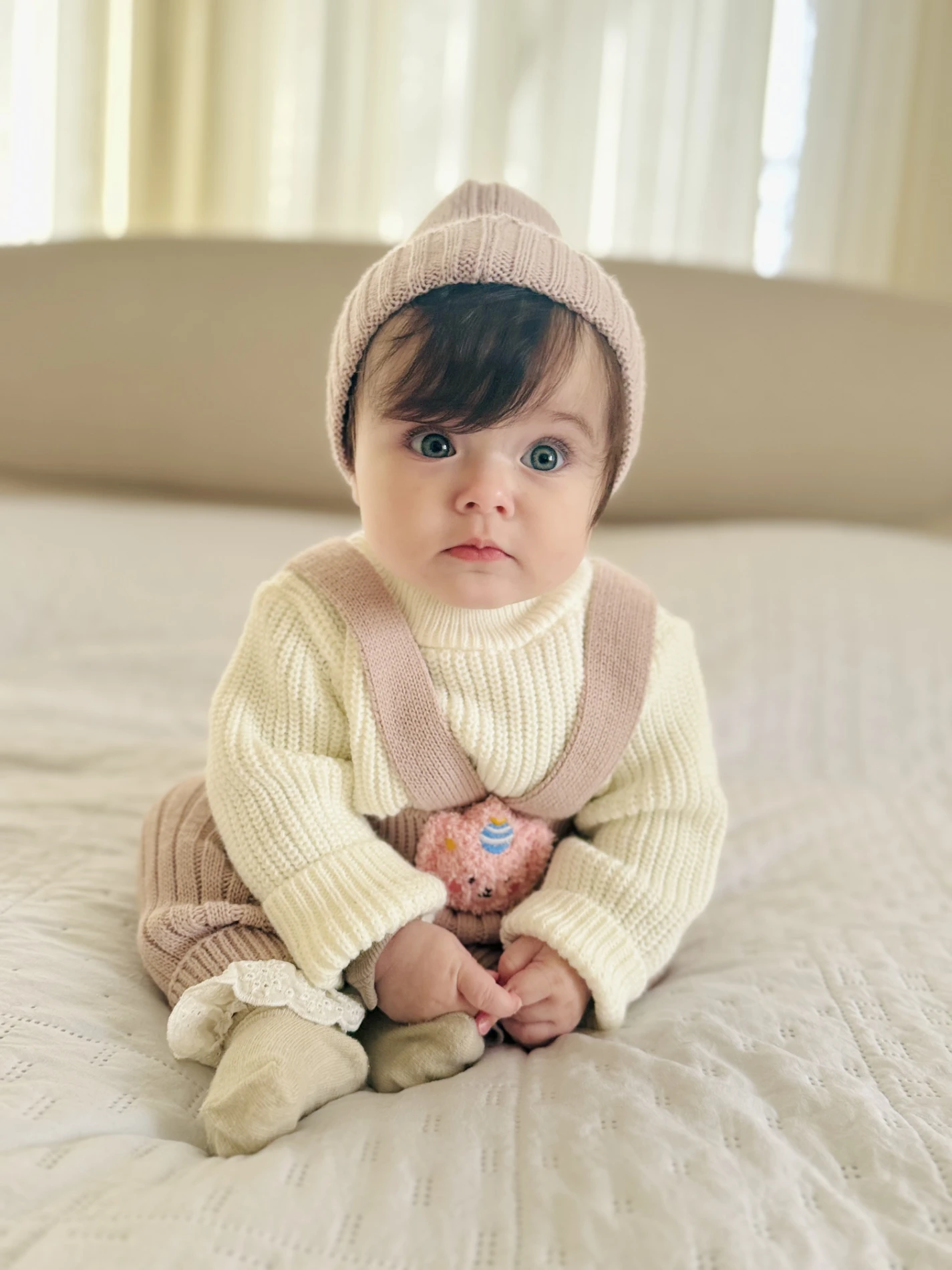 Selanik Örgüsü Triko Kazaklı Oyuncak Detaylı Çarpraz Askılı Salopetli Ponpon Şapkalı 3’lü Takım